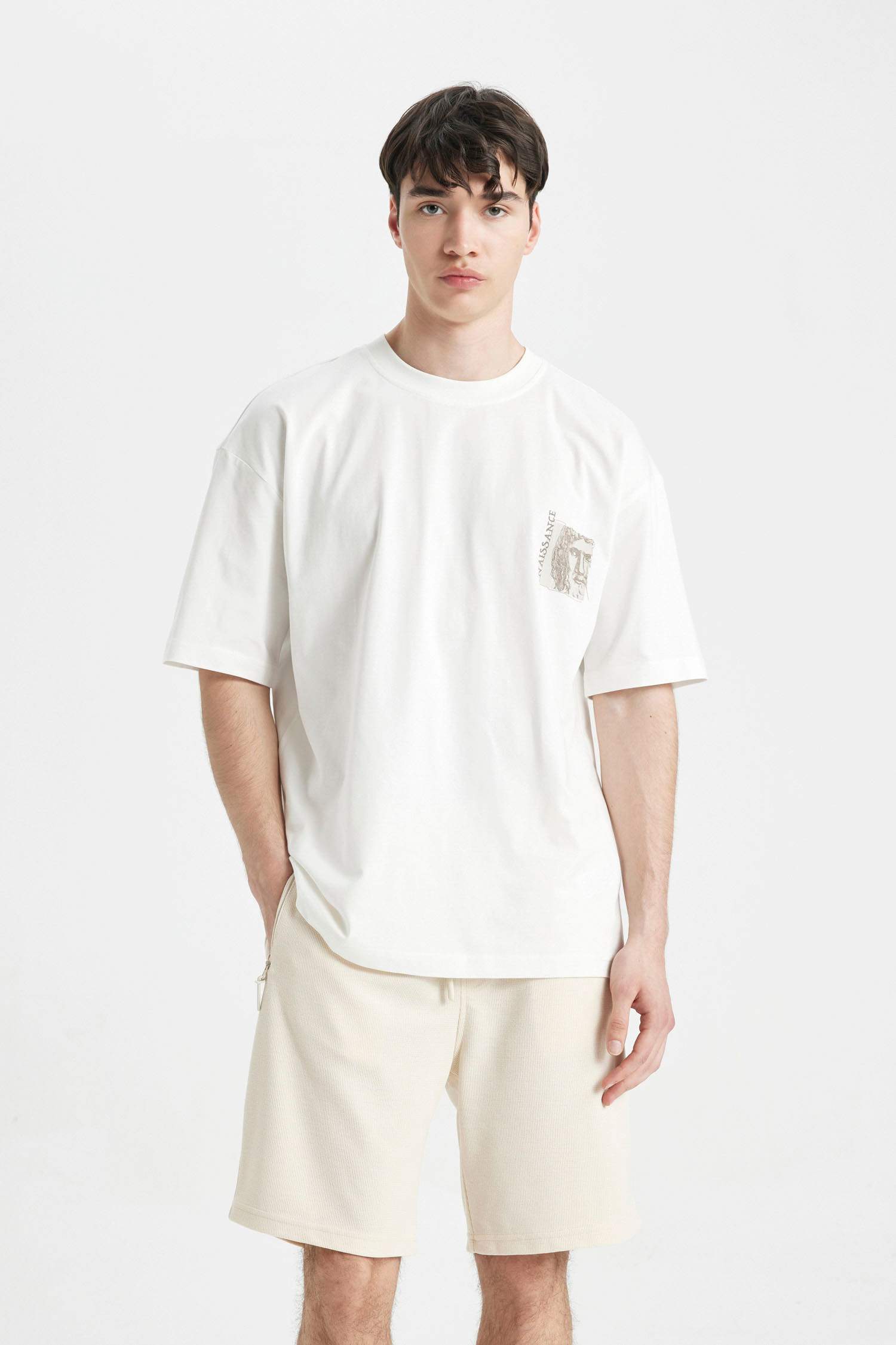 Regular Fit Düz Paça Cepli Basic Düz Şort