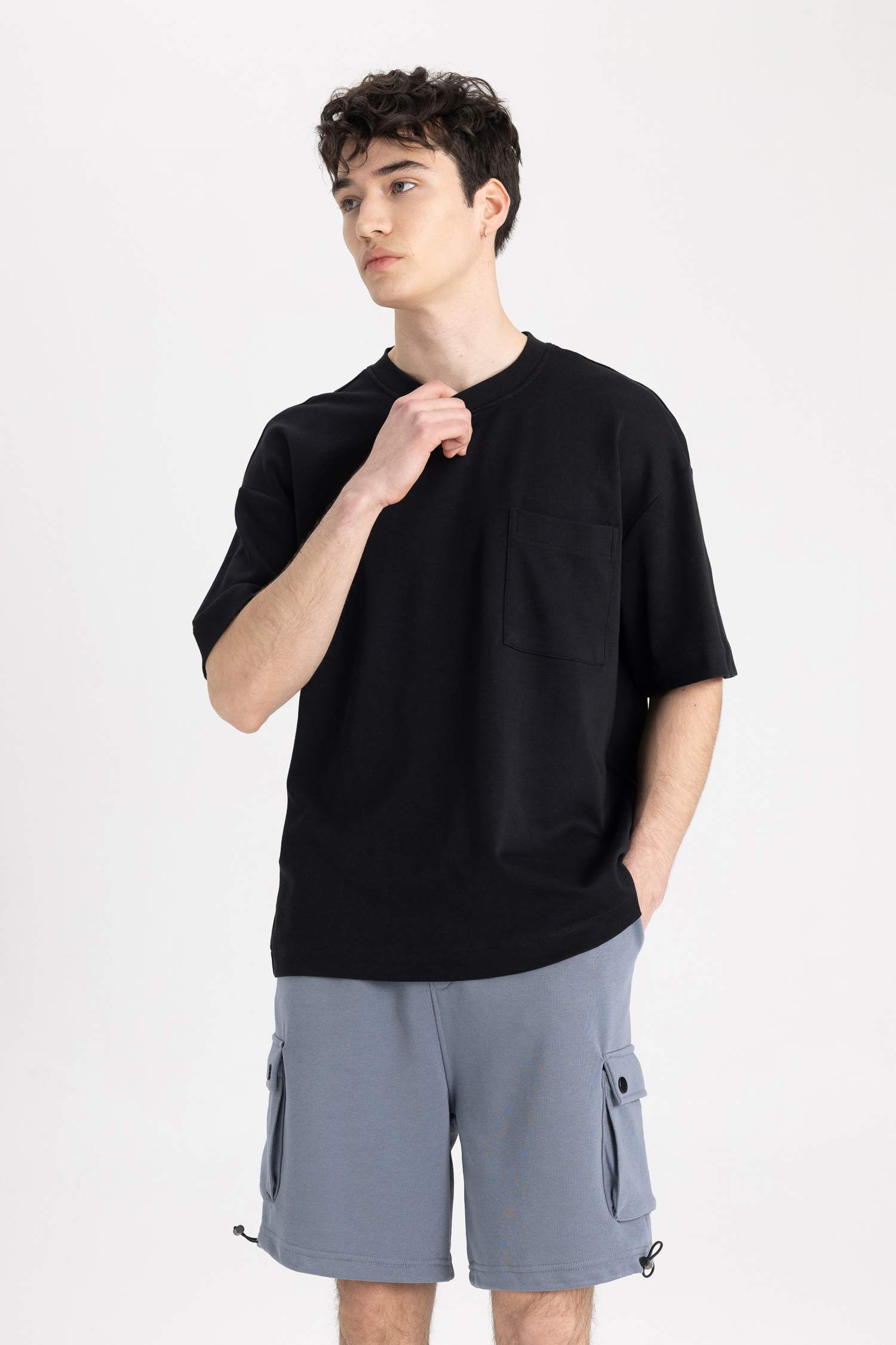 Oversize Fit Regular Hem Shorts