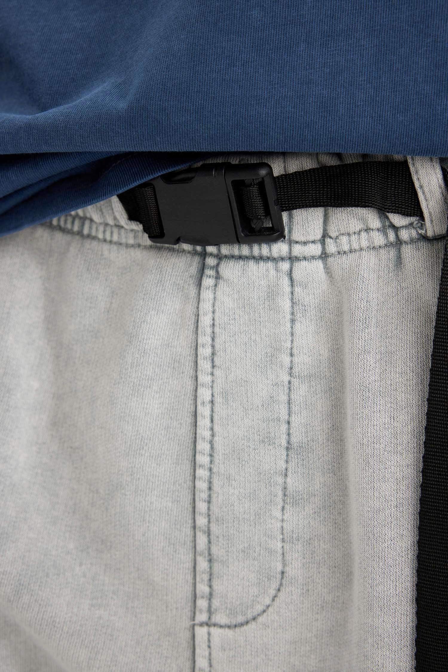 شورت كارجو واسع بجيب