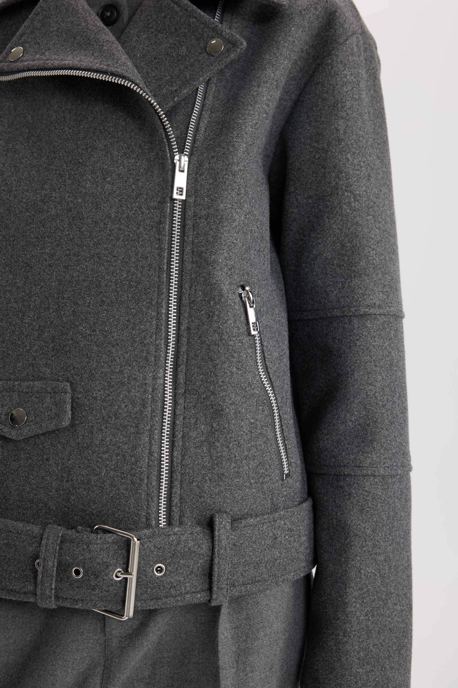 Veste en laine à fermeture zip avec poches et ceinture