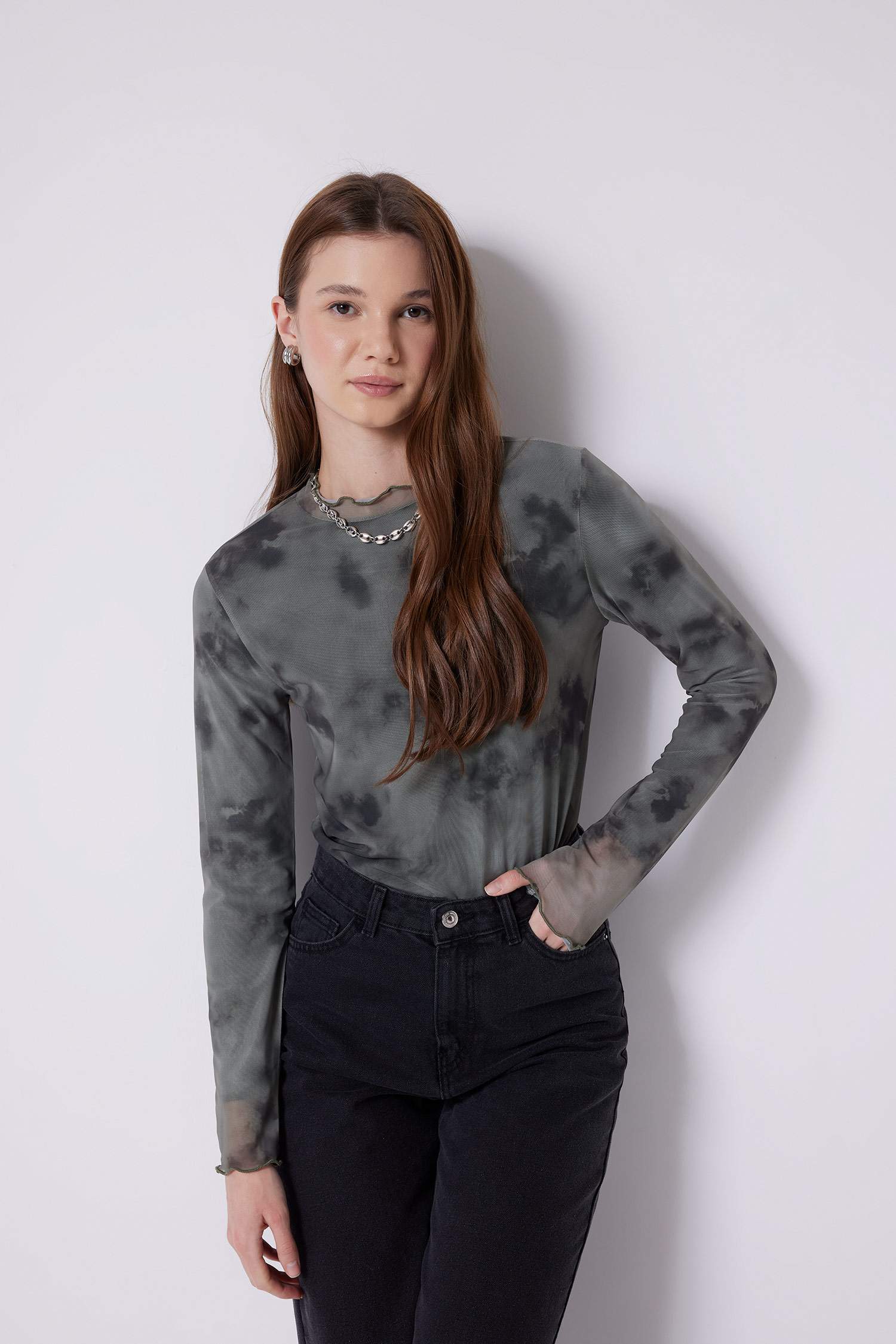 Tunique avec motifs à manches longues et col montant semi-montant