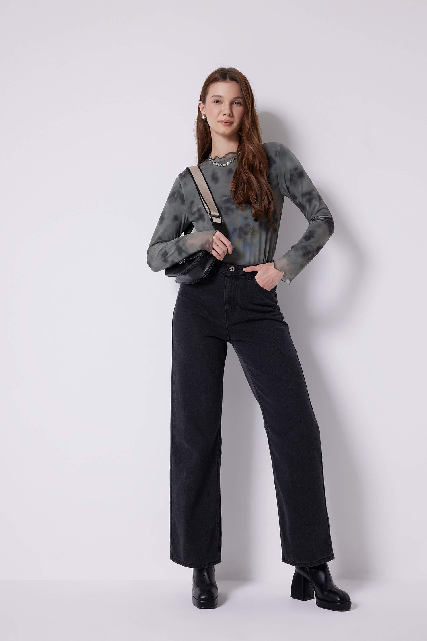 Tunique avec motifs à manches longues et col montant semi-montant