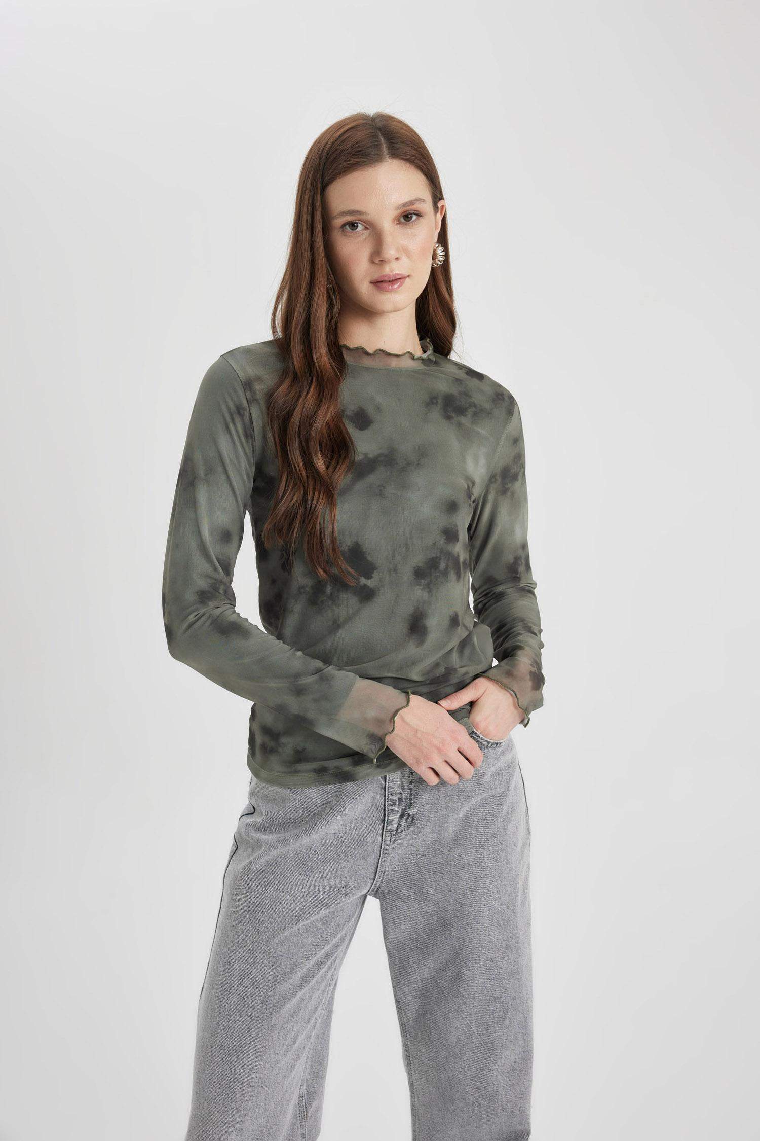 Tunique avec motifs à manches longues et col montant semi-montant