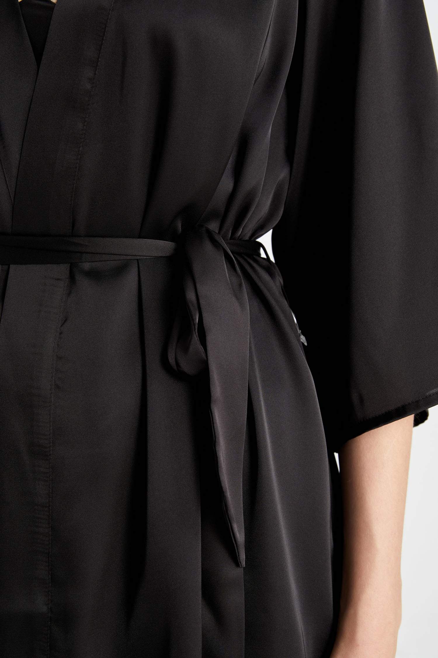 Regular Fit Wrap Yaka Saten Yarım Kol Sabahlık-Fall in Love