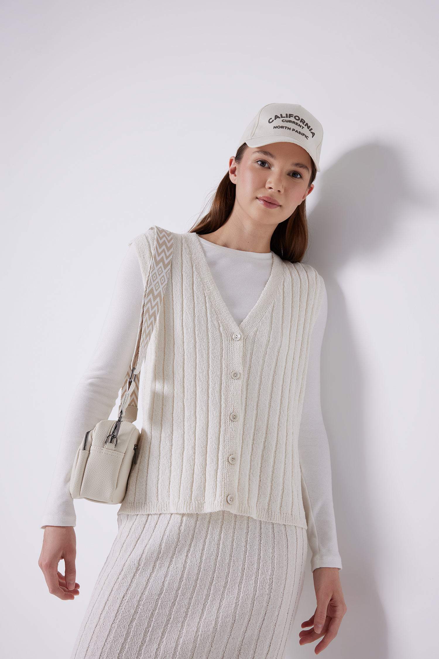 Regular Fit V-Neck Vest