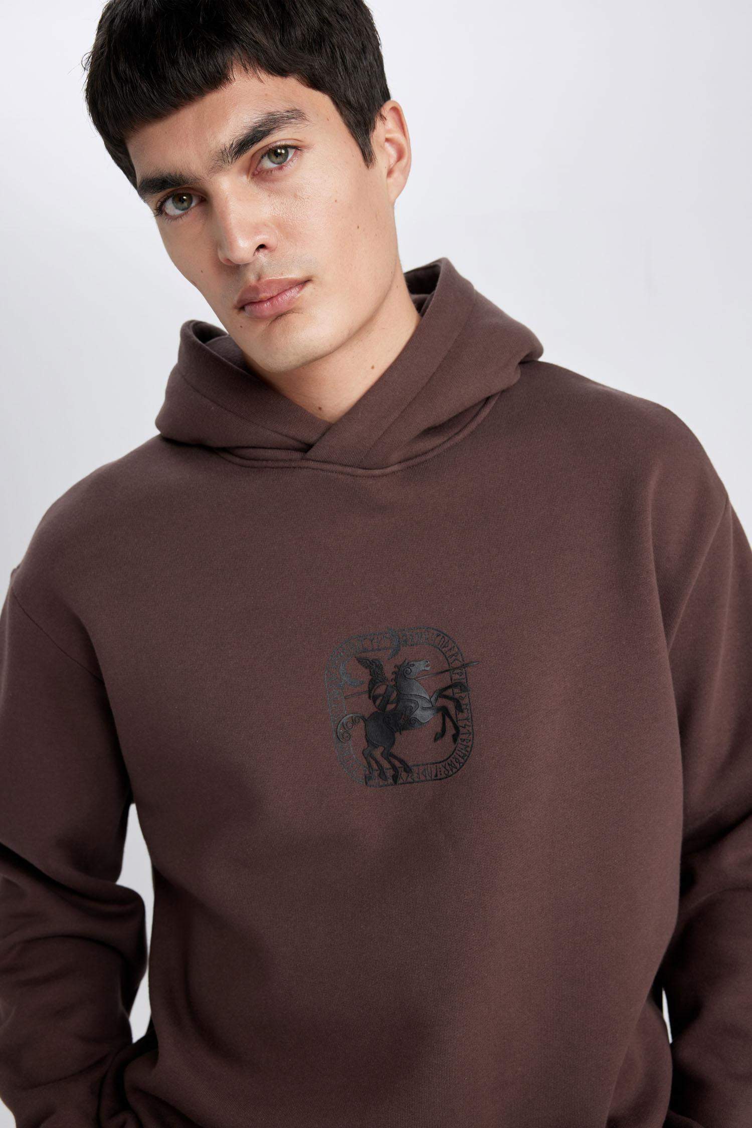 سويت شيرت اوفر سايز بغطاء للرأس