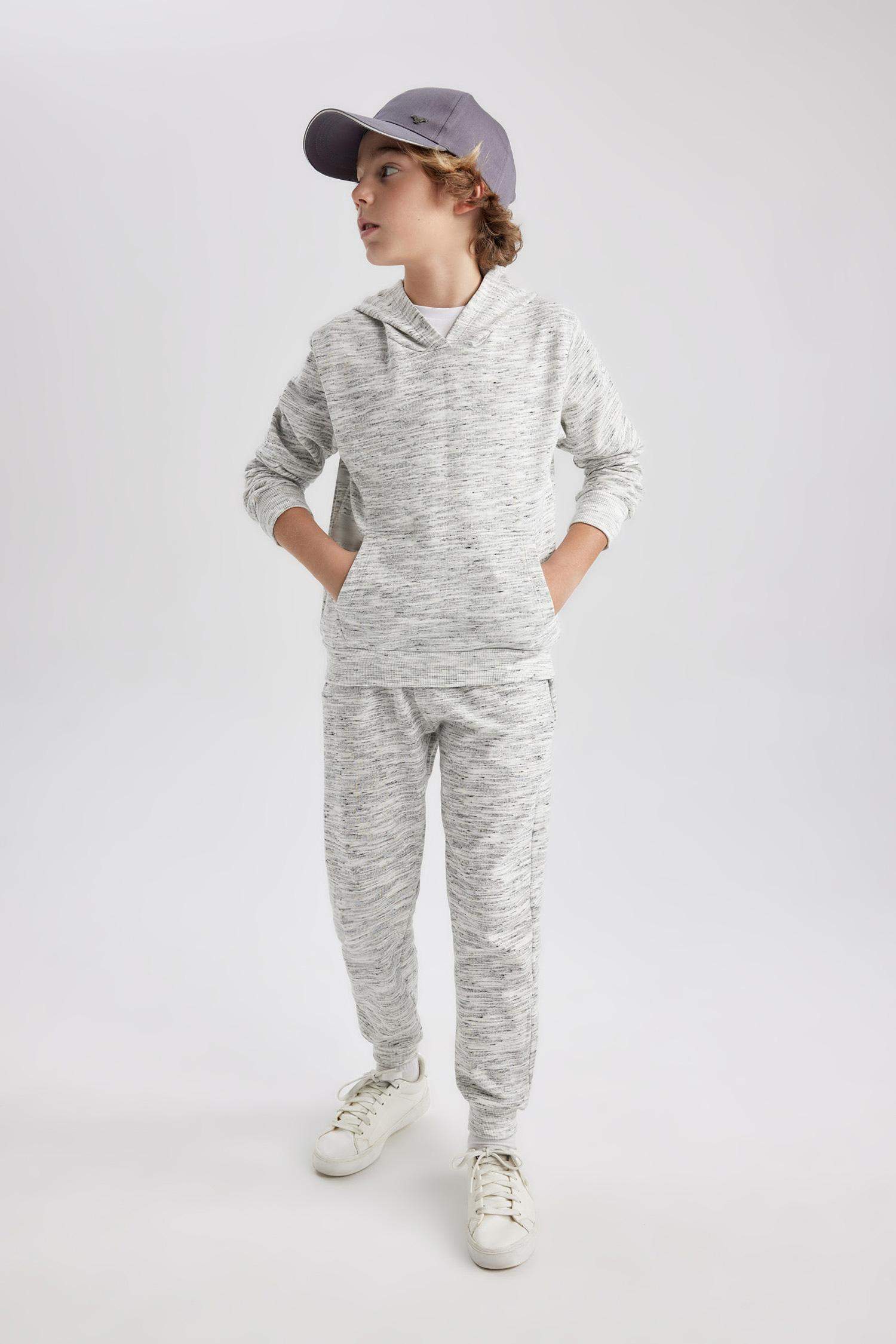 بنطلون بجامة رياضي ولادي قصة عادية