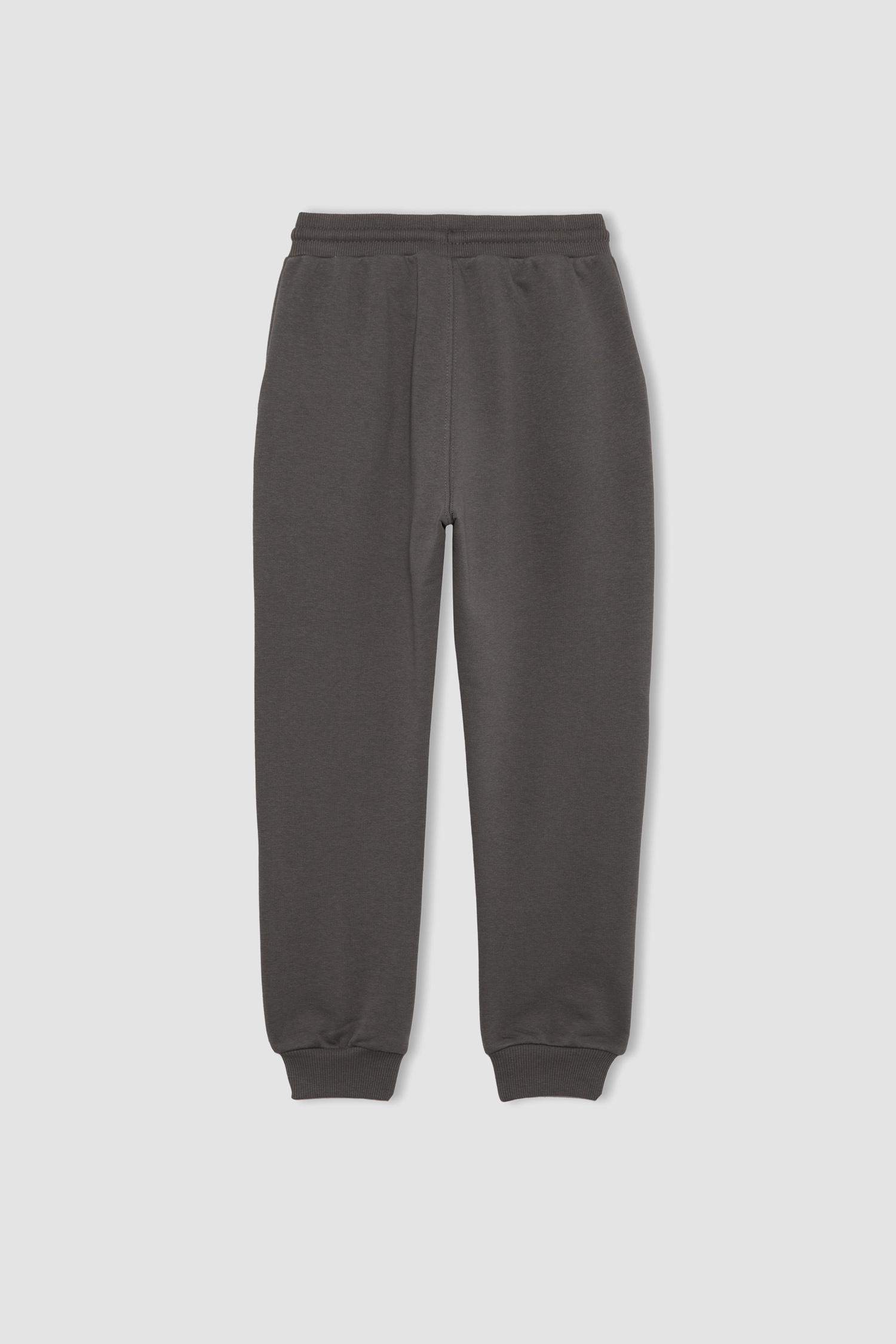 بنطلون بجامة رياضي سادة ولادي قصة عادية