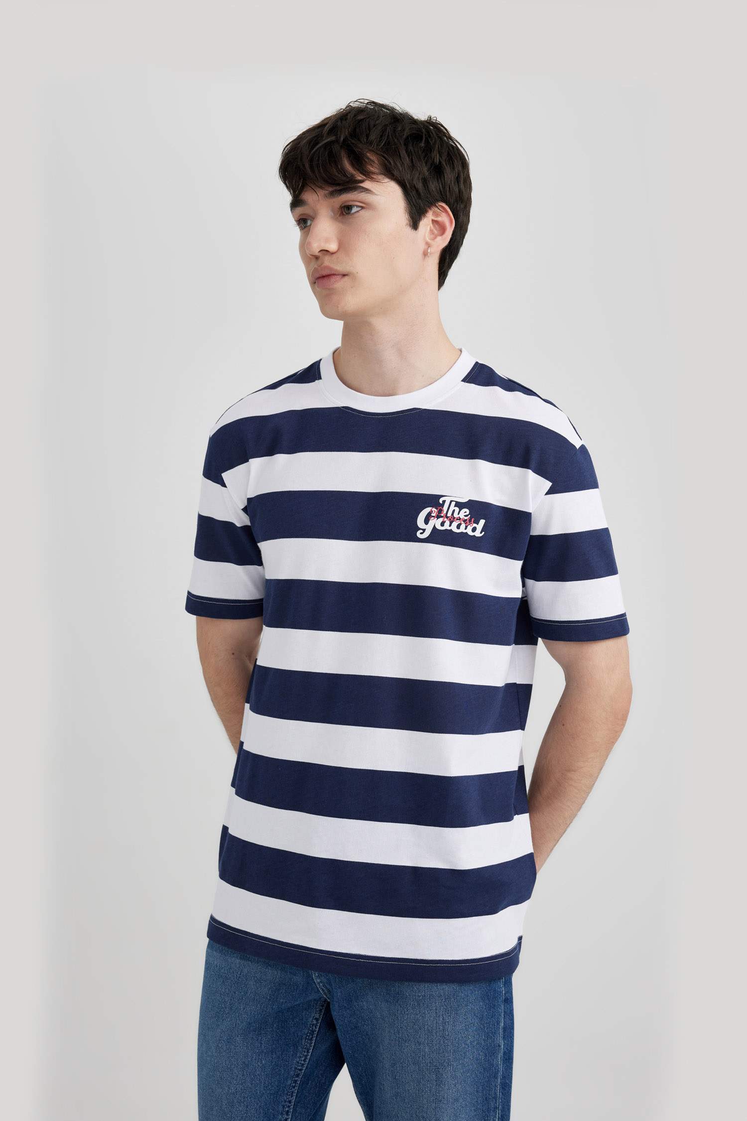 تيشيرت جيرسي قصة عادية بياخة مستديرة