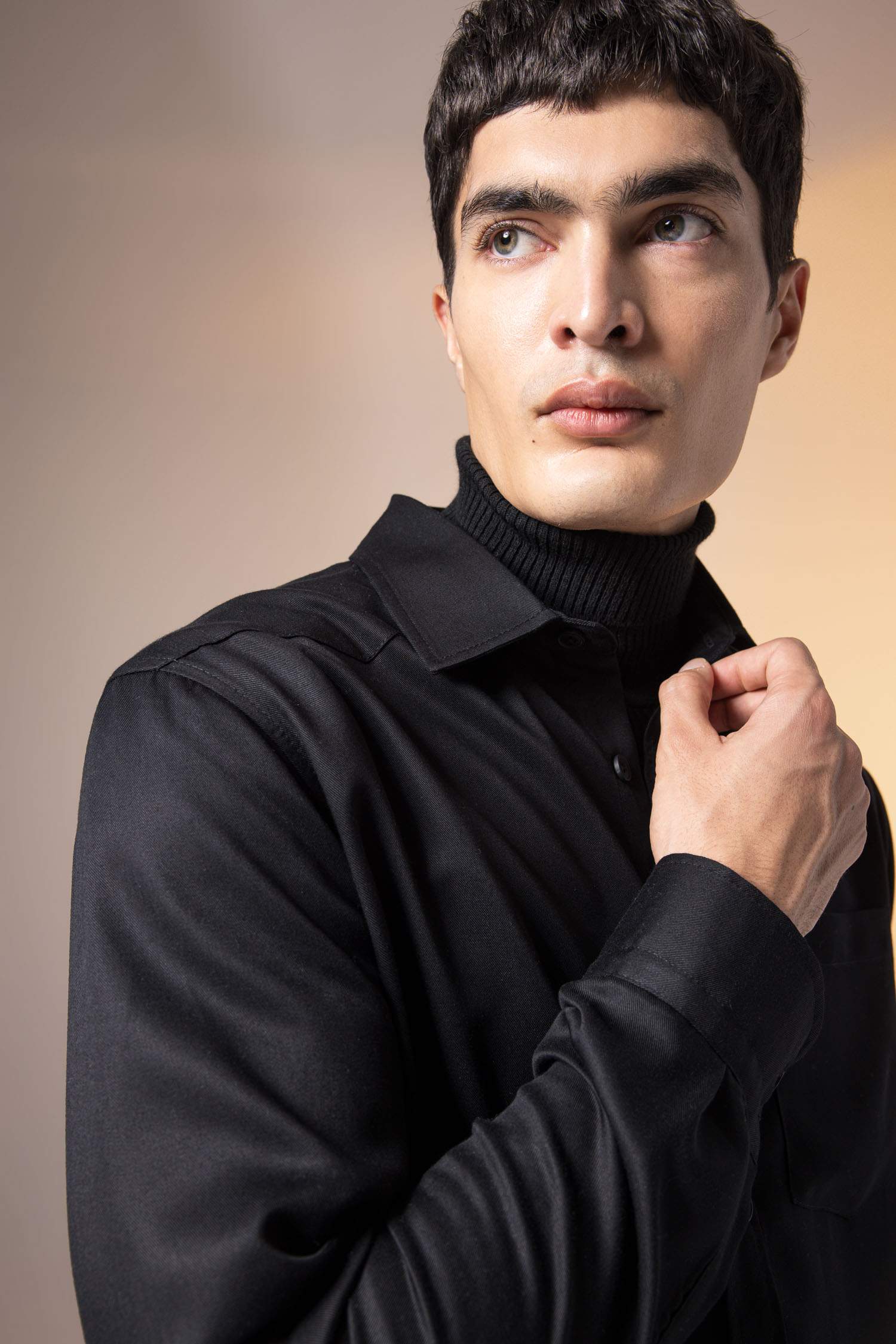 قميص بولو كم طويل قصة عادية