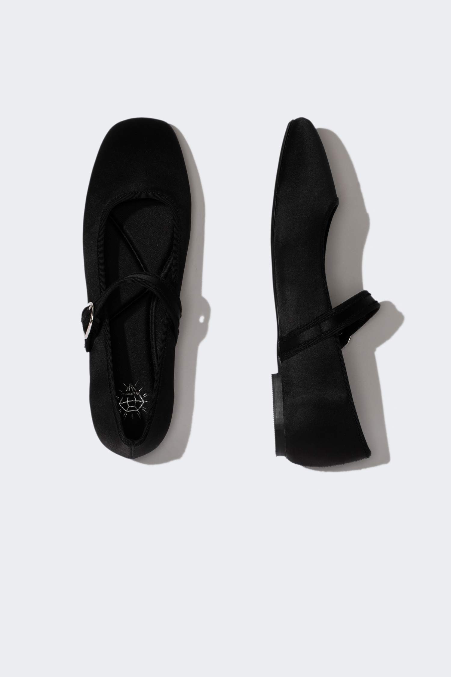 Woman Flat Sole Shoes