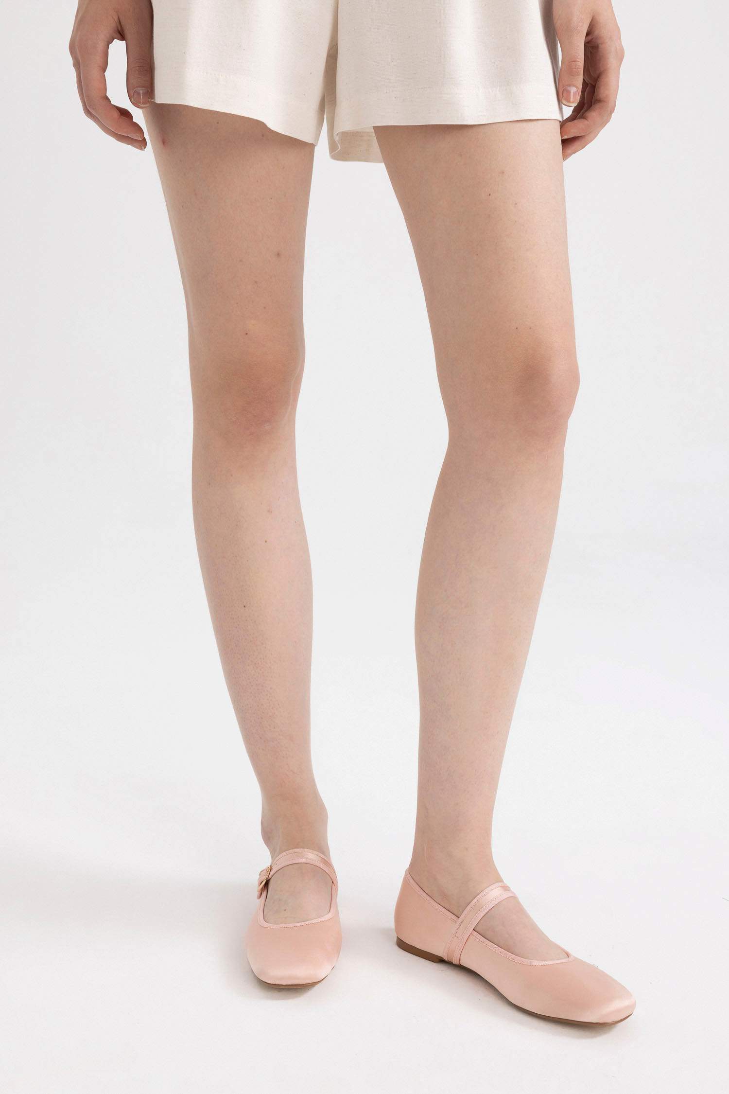 حذاء فلات نسائي بكعب مسطح