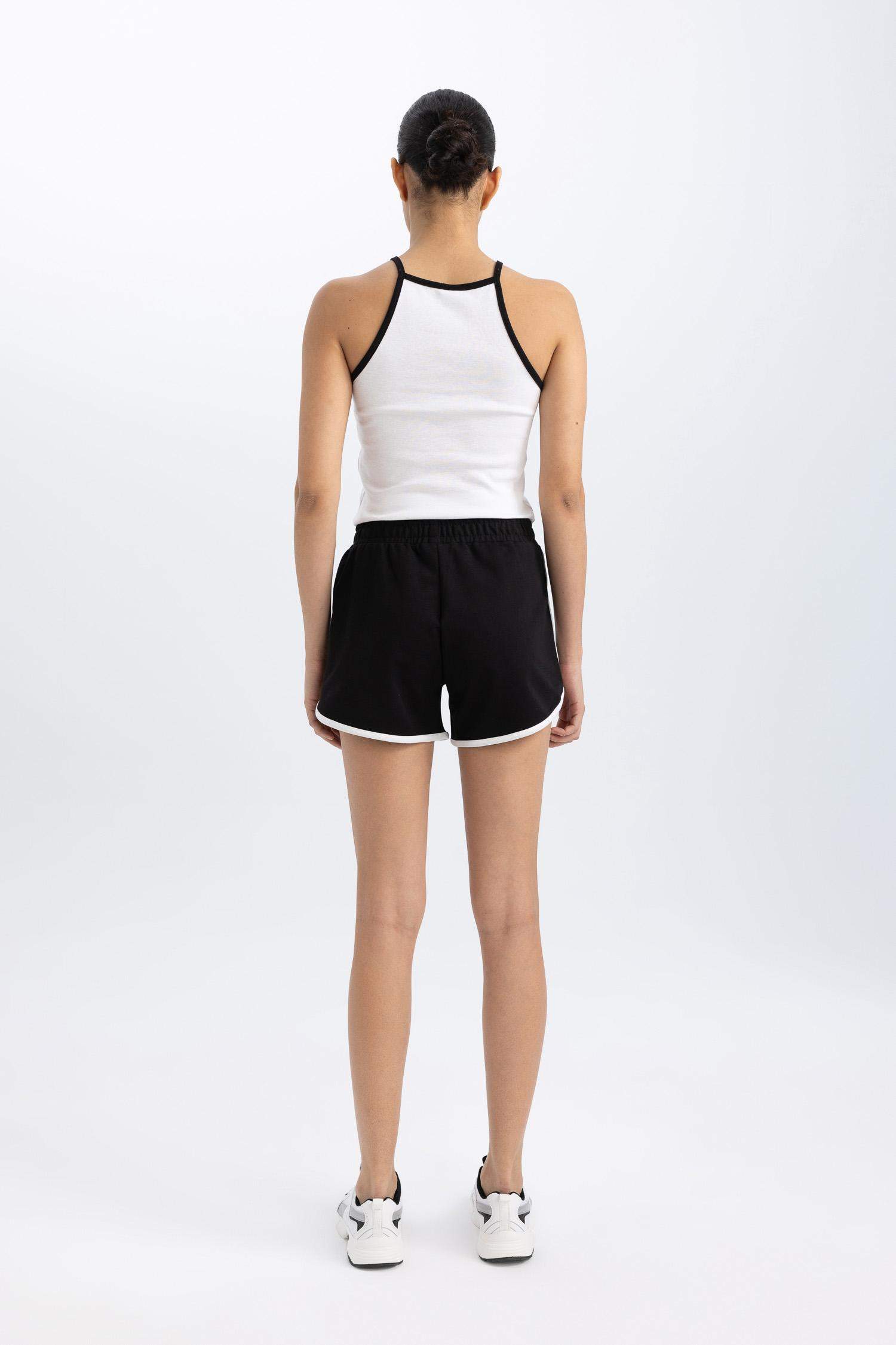 شورت قصير بطبعة شعار من DeFactoFit