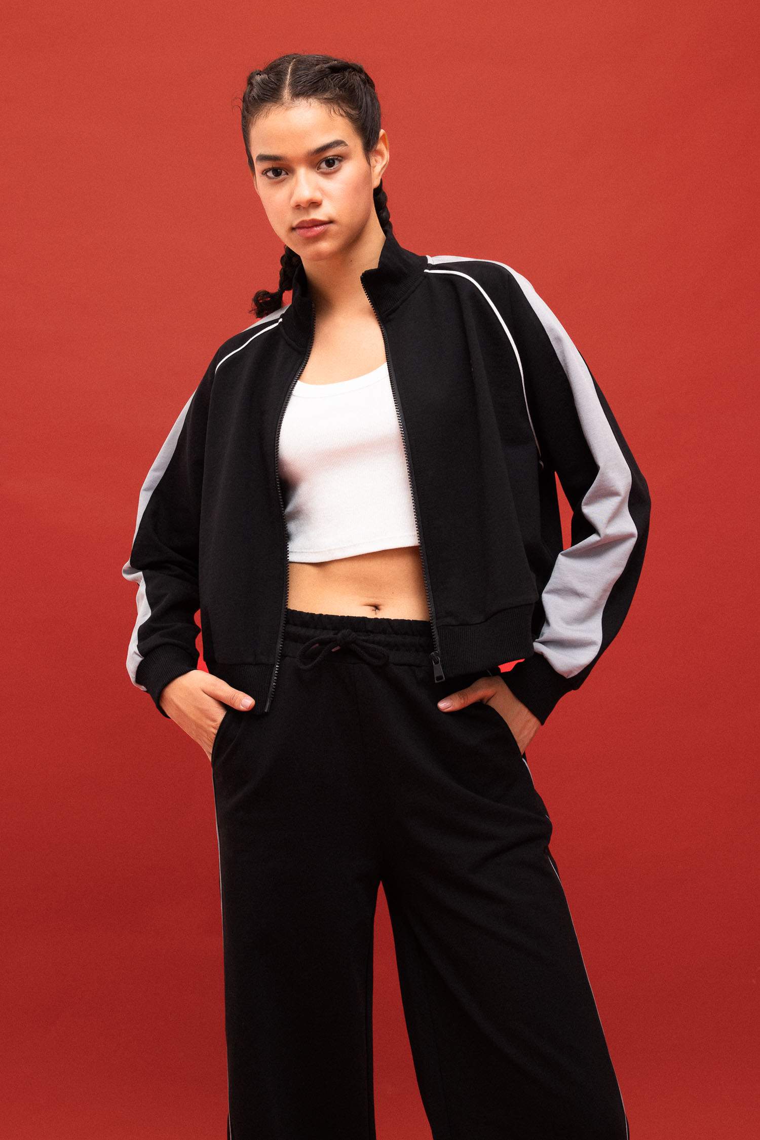 Oversize Geniş Kalıp Renk Bloklu Dik Yaka Sporcu Fermuarlı Sweatshirt