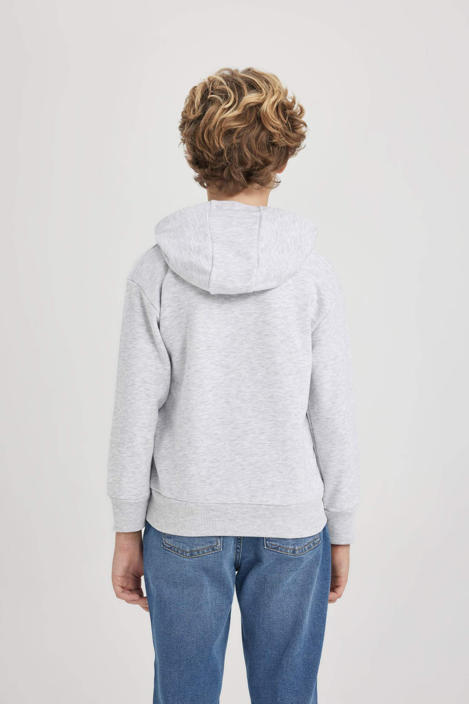 سويت شيرت ولادي قصة عادية قماش سميك