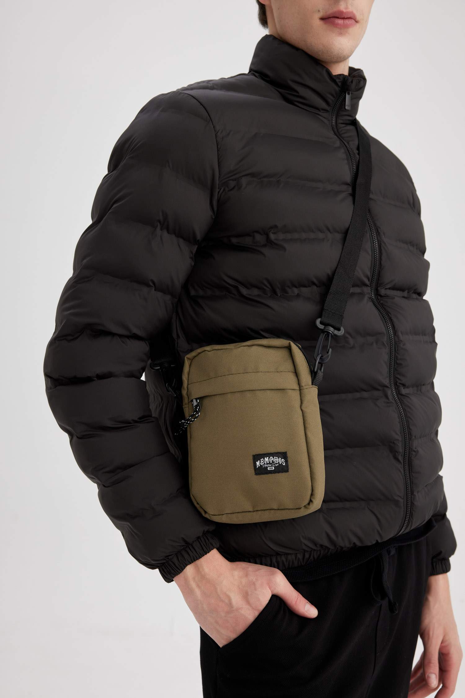 شنطة كروس بودي رجالي