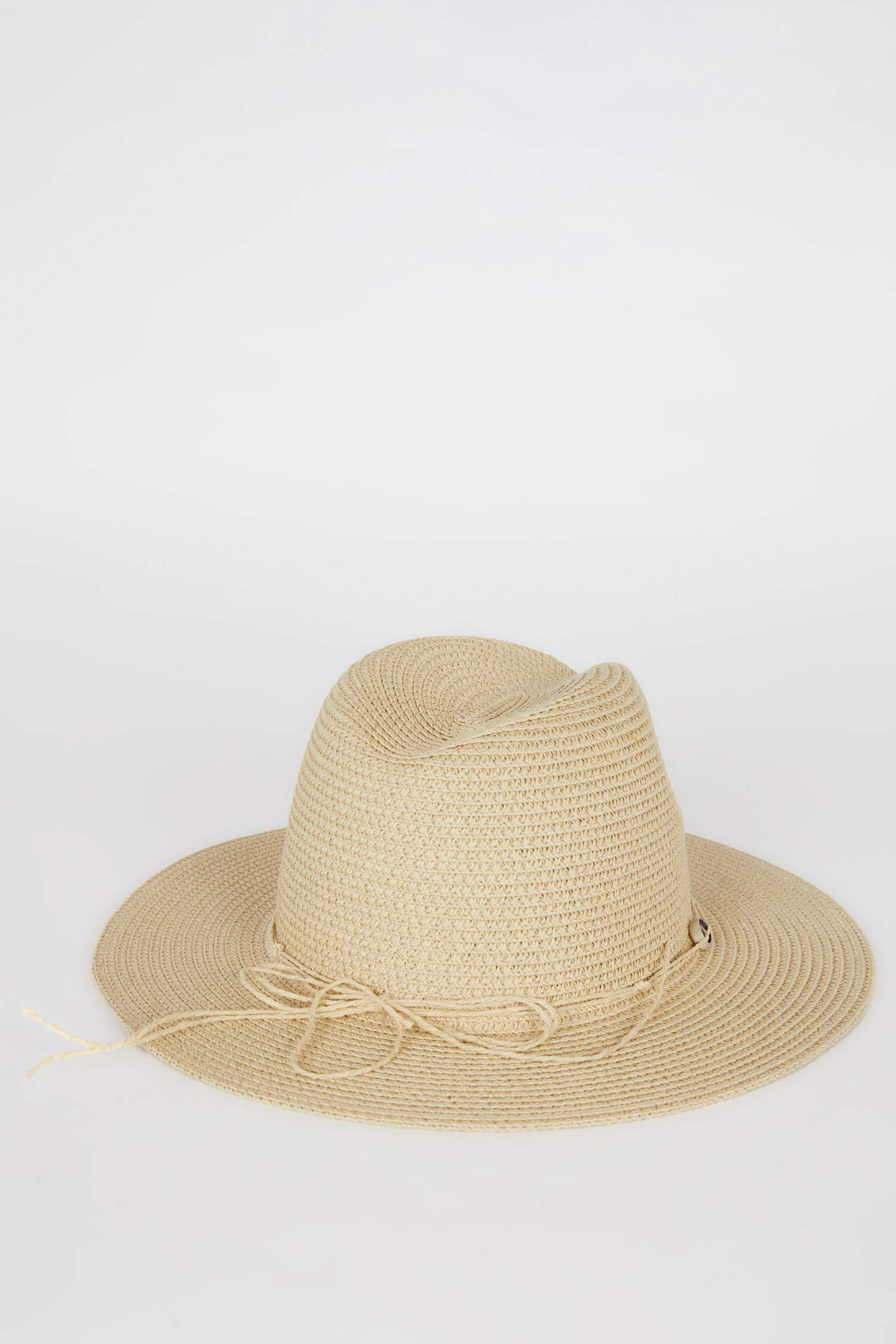 Женская соломенная шляпа