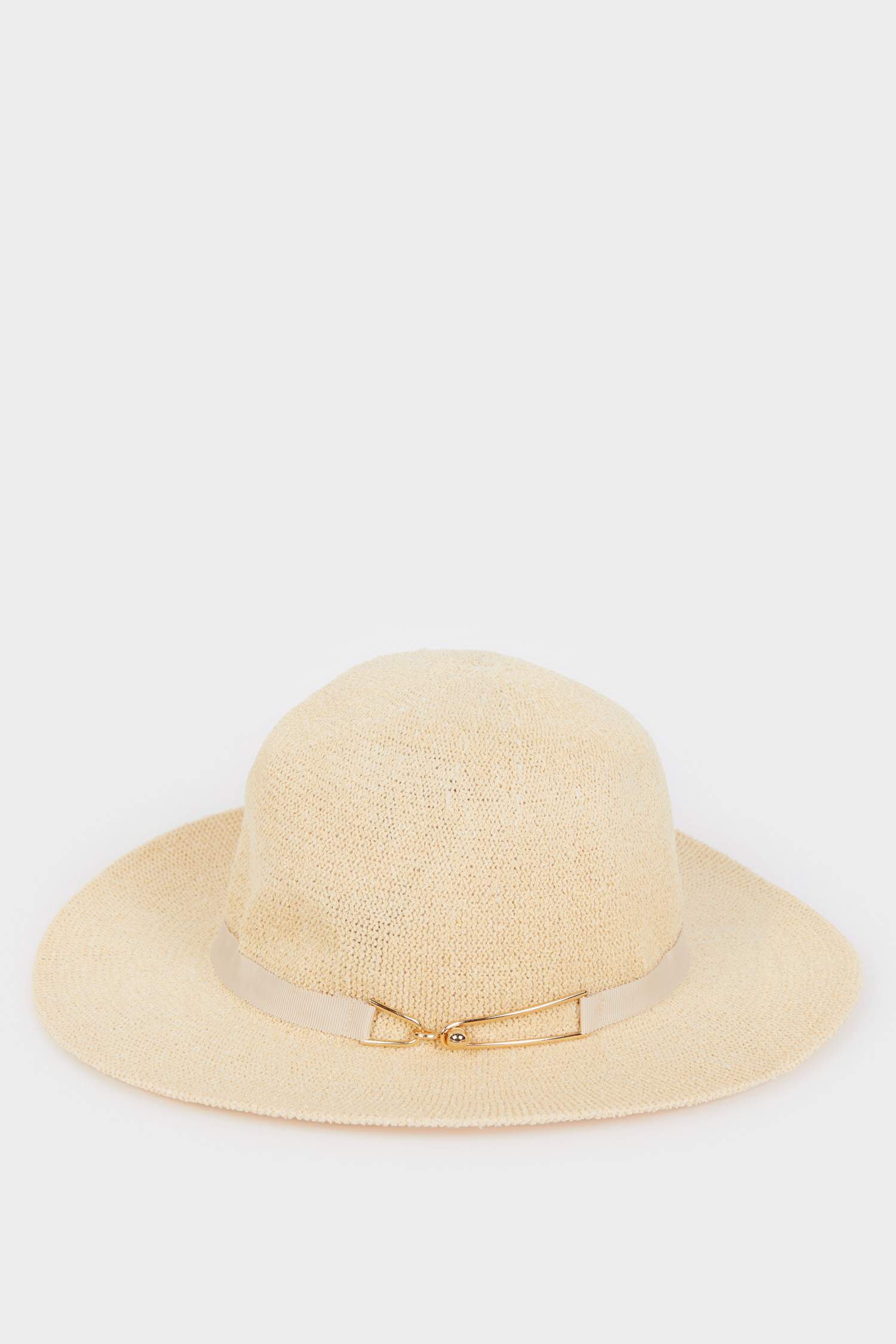 طاقية قش حريمي