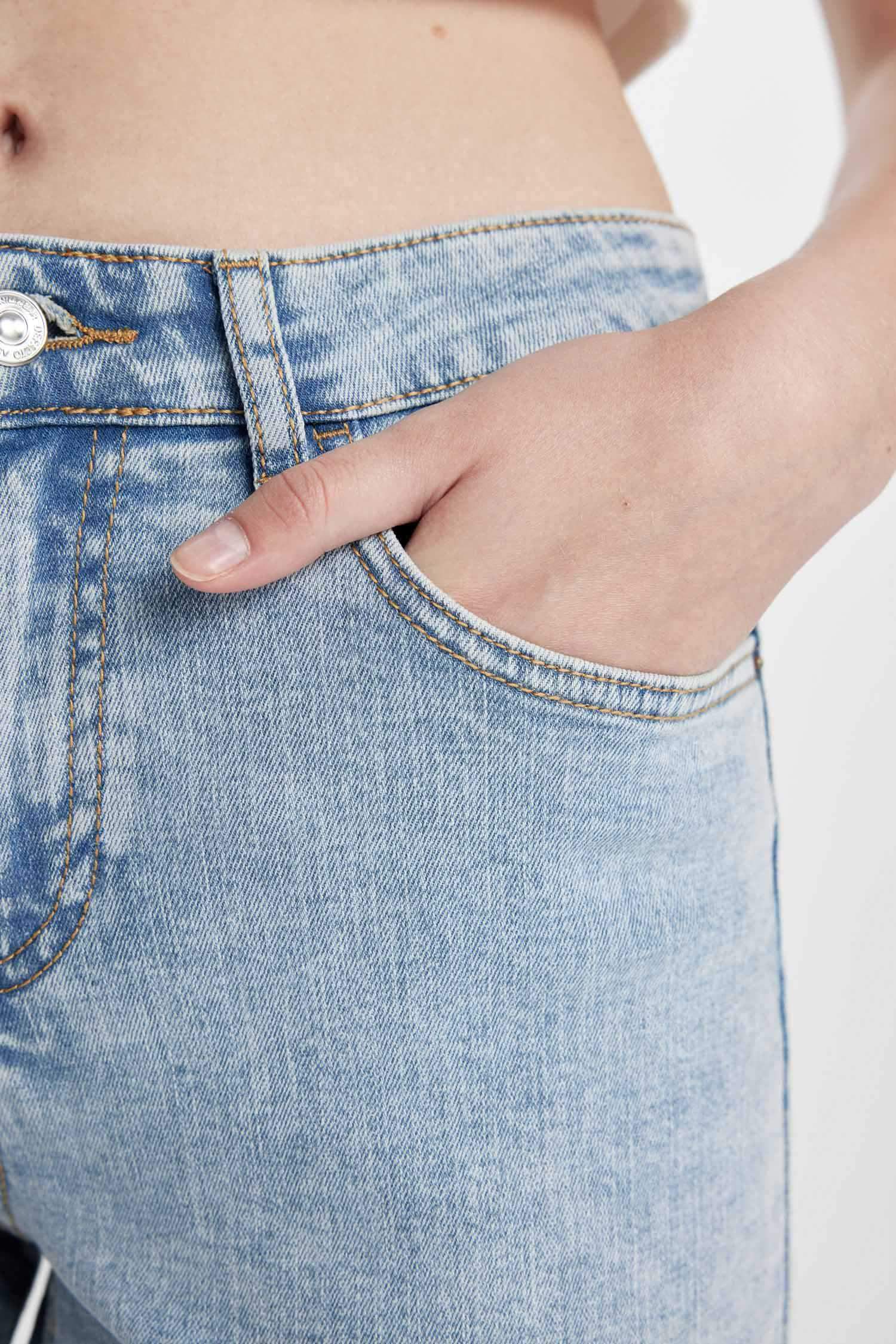 Yüksek Bel Katlamalı Paça Jean Şort