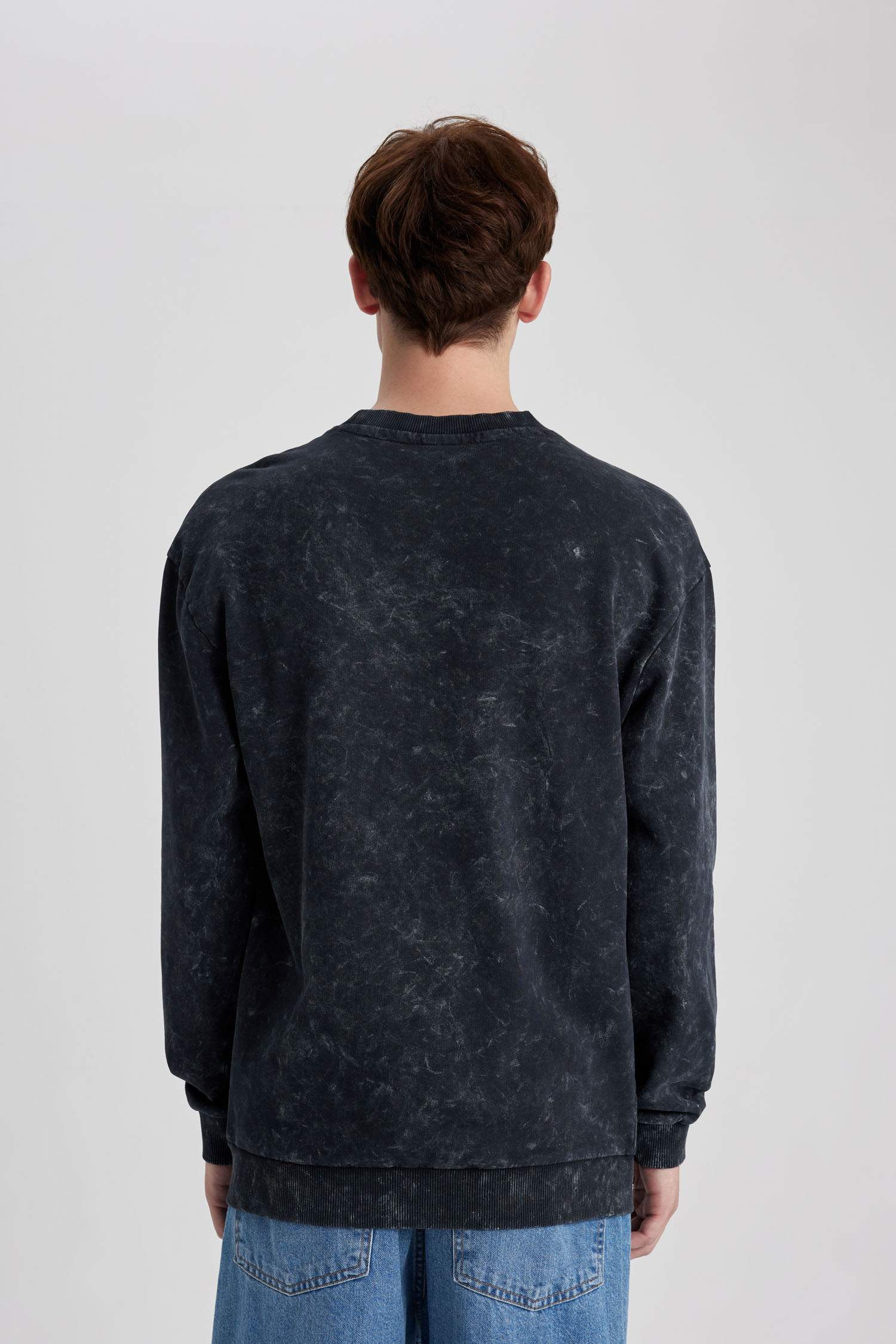 Regular Fit Bisiklet Yaka Yıkamalı Soluk Efektli Basic Düz Sweatshirt