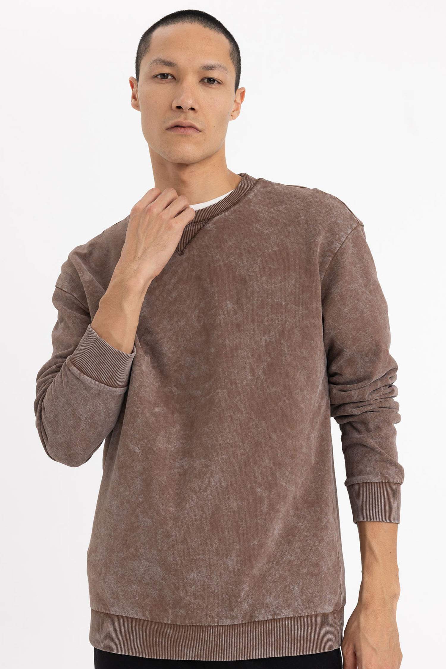 Regular Fit Bisiklet Yaka Yıkamalı Soluk Efektli Basic Düz Sweatshirt