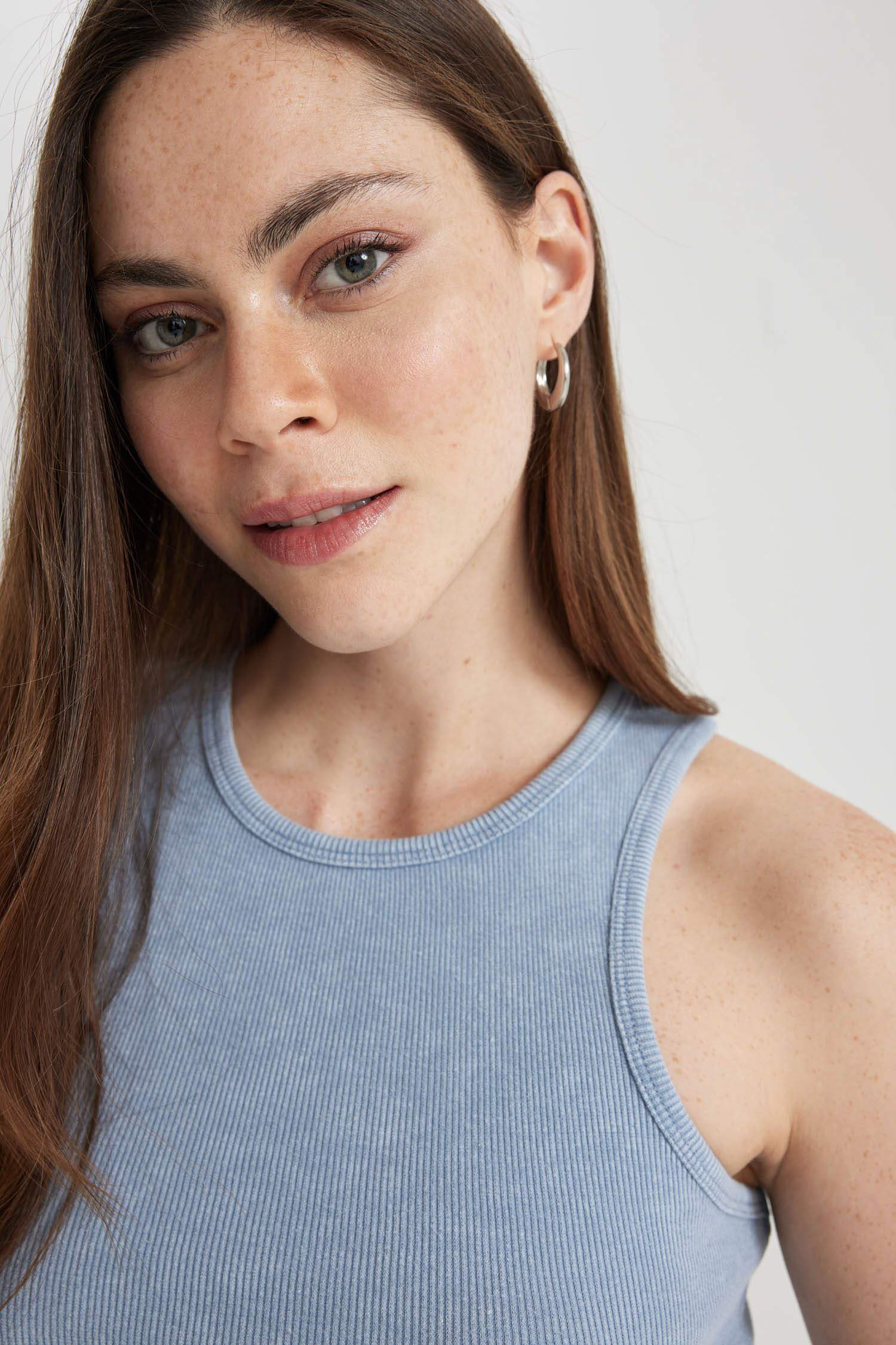 ديباردور مضلع برقبة مستديرة بتأثير باهت