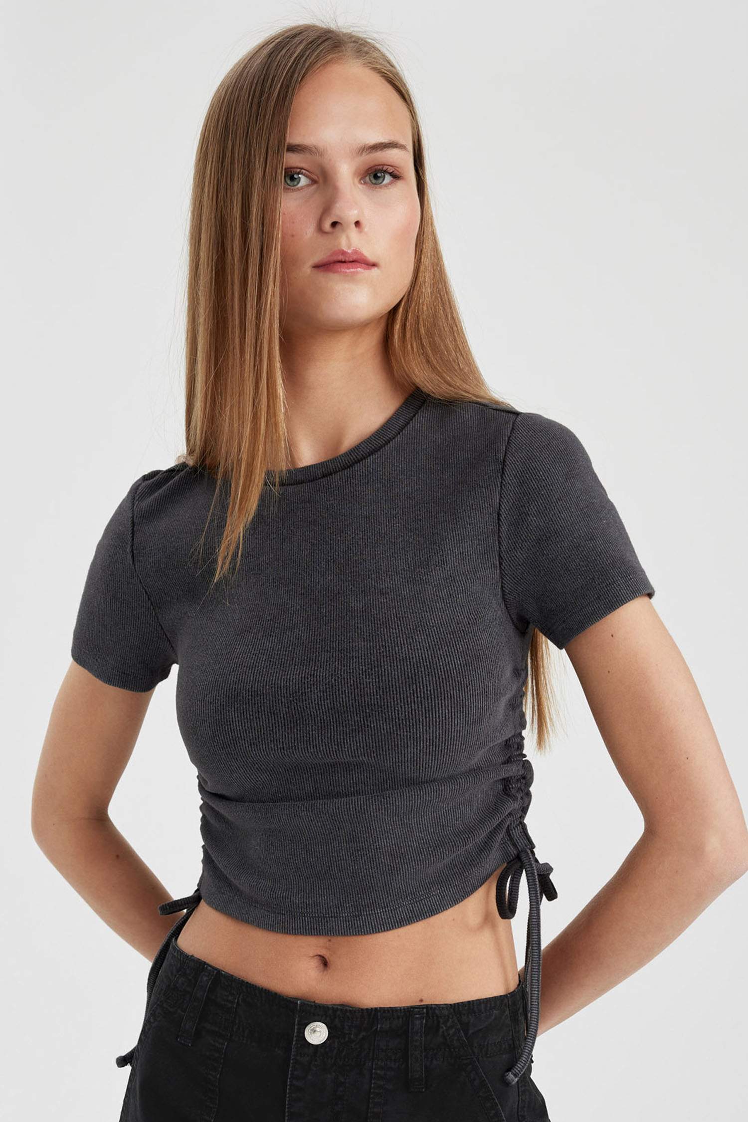 Fitted Crew Neck Gathered Detailed Washed Effect T-Shirt