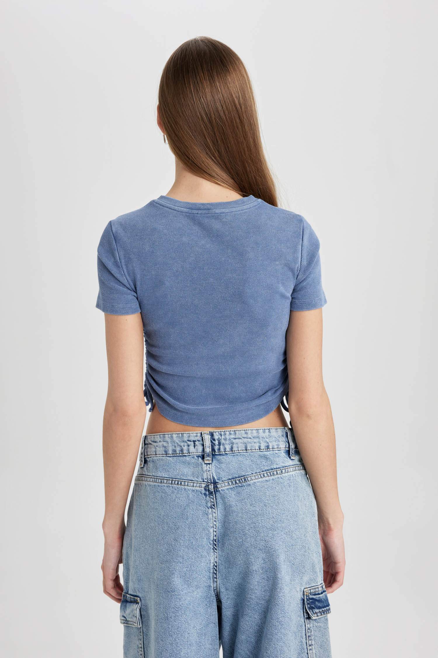 Футболка с круглым вырезом