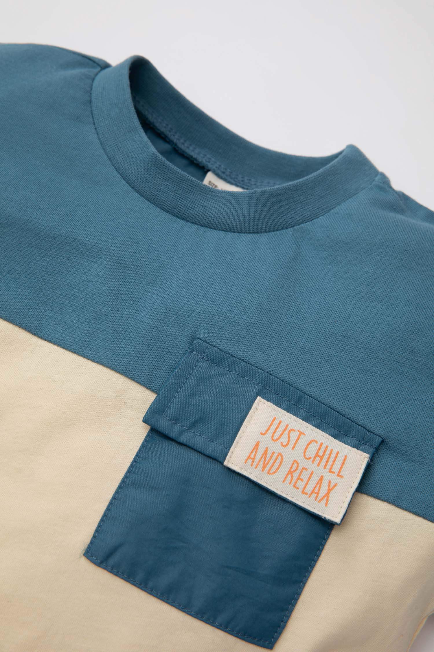 تيشيرت نص كم ملون قصة عادية برقبة مستديرة