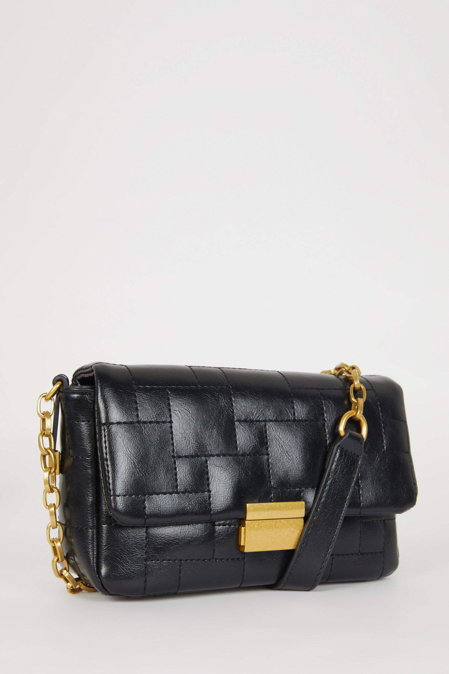 Kadın Toka Detaylı Suni Deri Omuz Çantası