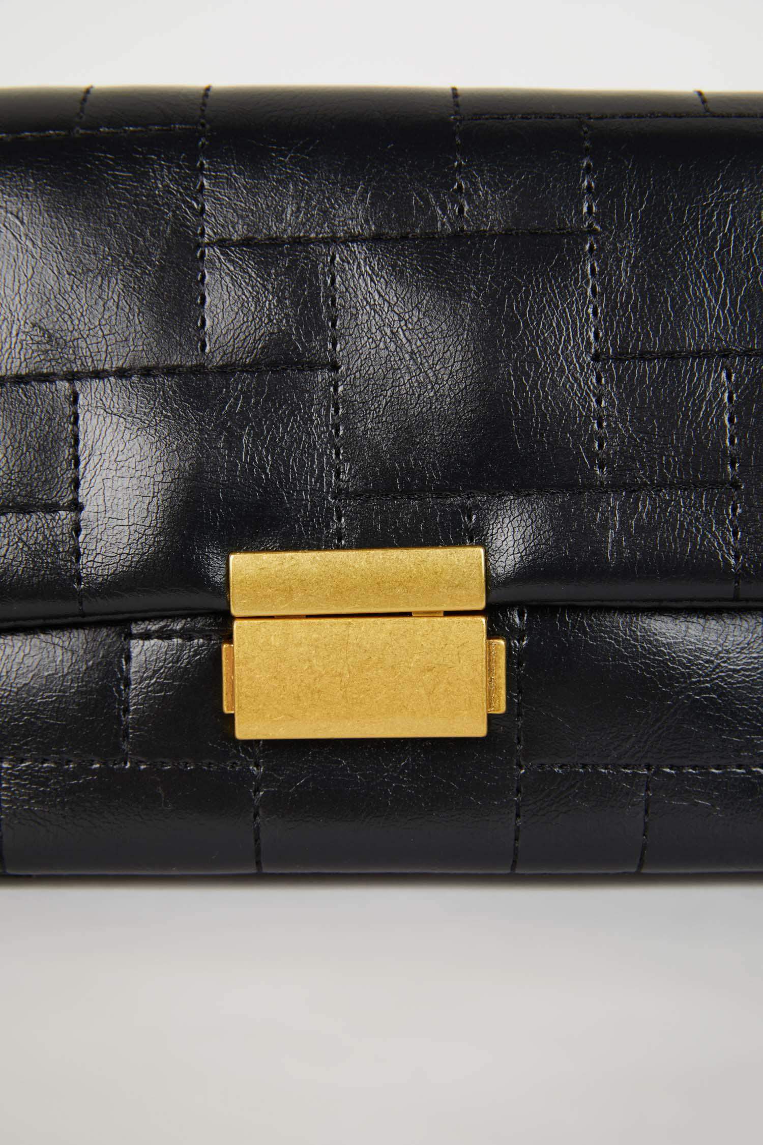 Kadın Toka Detaylı Suni Deri Omuz Çantası