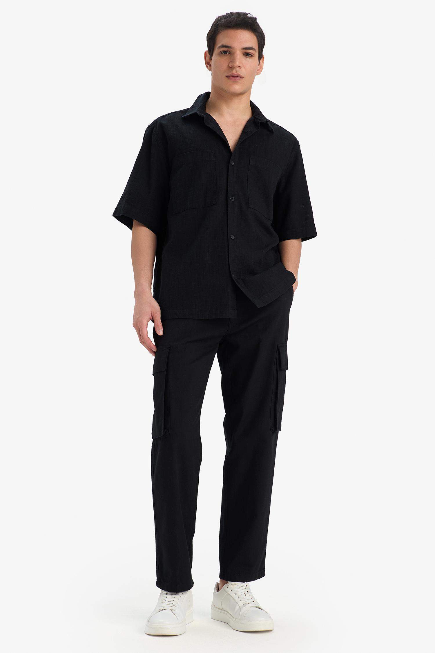 سروال واسع بمظهر كتاني بجيوب كارجو