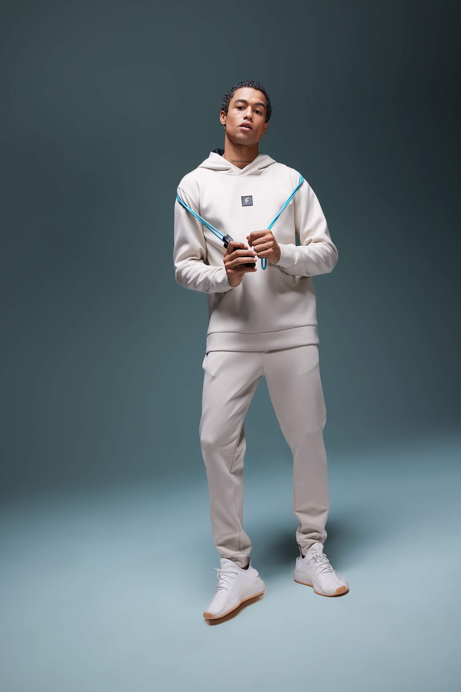 بنطلون بجامة رياضي قماش سكوبا سليم فيت برجل مطاطي