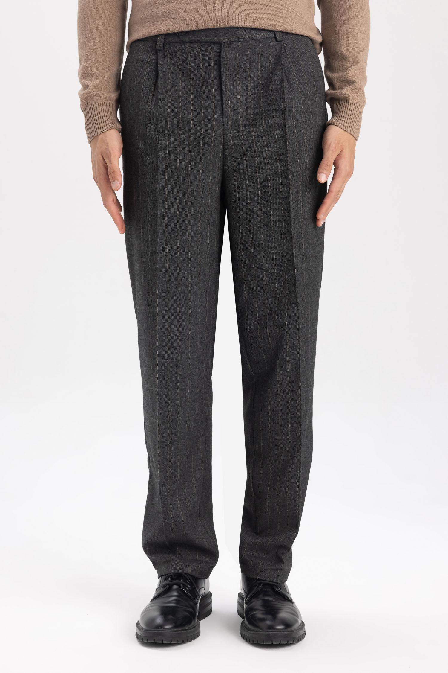 بنطلون قصة مستقيمة بقصة عادية وخصر عادي