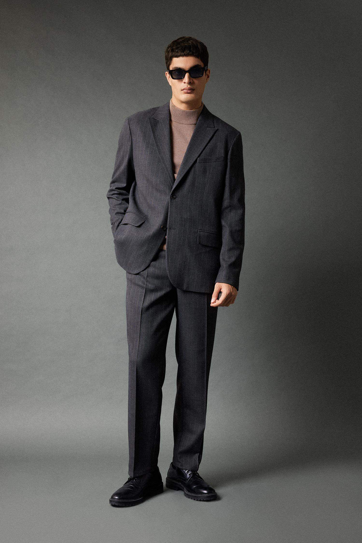 بنطلون قصة مستقيمة بقصة عادية وخصر عادي