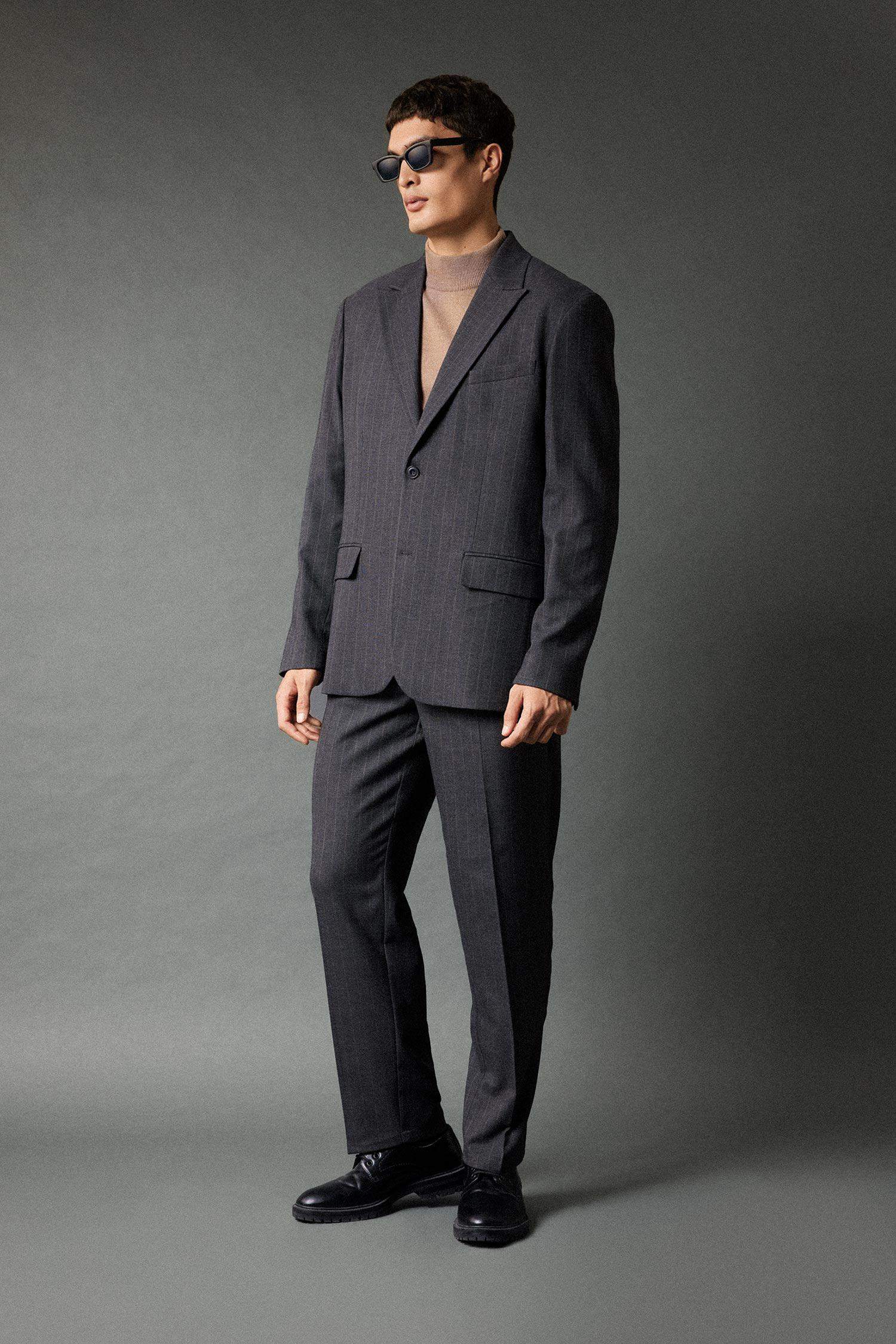 بنطلون قصة مستقيمة بقصة عادية وخصر عادي