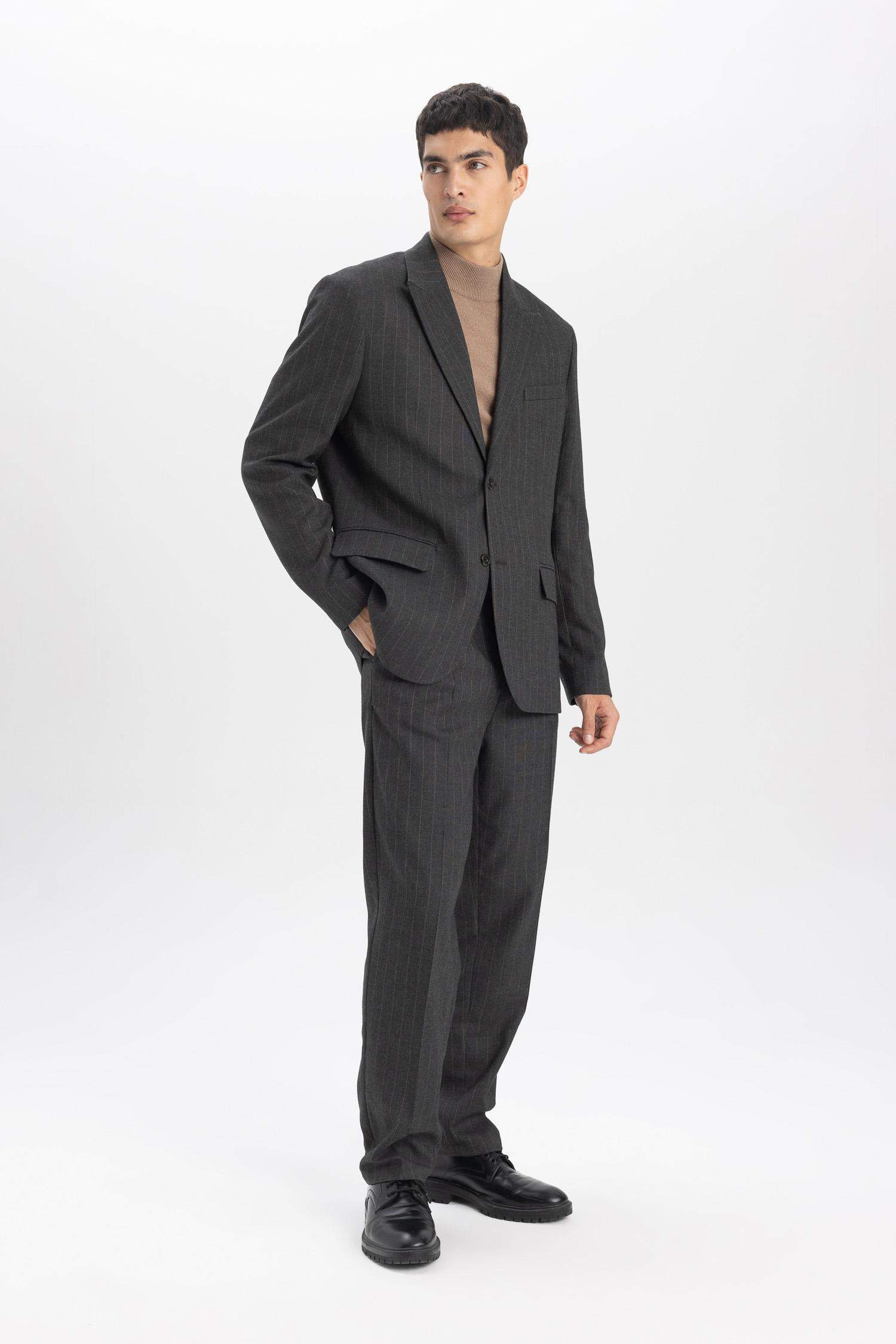 بنطلون قصة مستقيمة بقصة عادية وخصر عادي