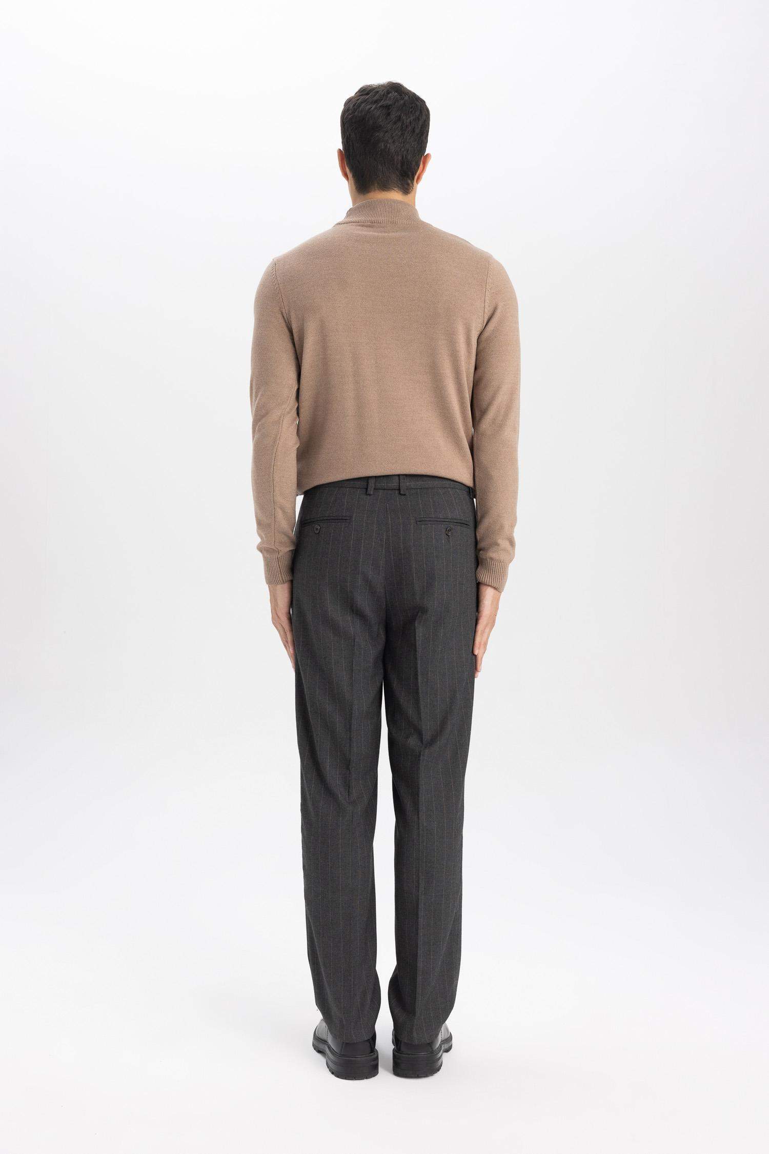 بنطلون قصة مستقيمة بقصة عادية وخصر عادي