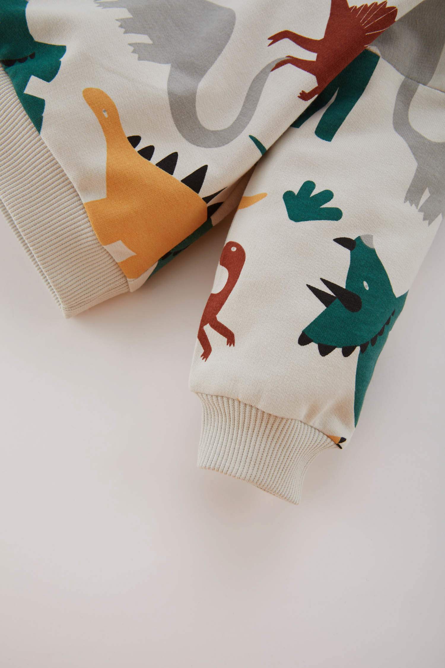 سيت ولادي بطبعة حيوانات قماش رقيق - قطعتين