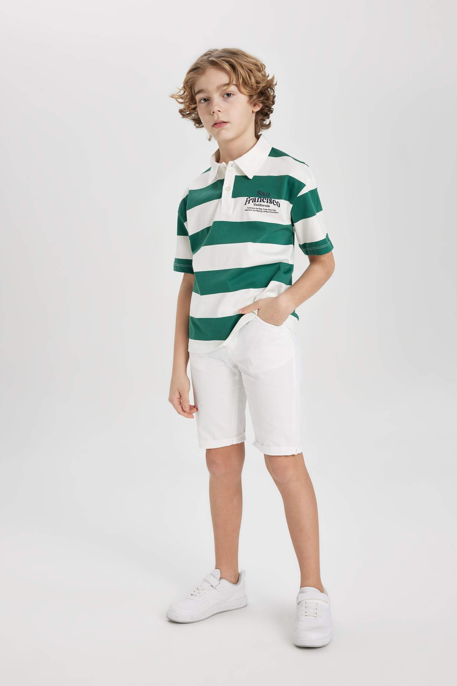 تيشيرت مخطط ولادي نص كم برقبة بولو واسع