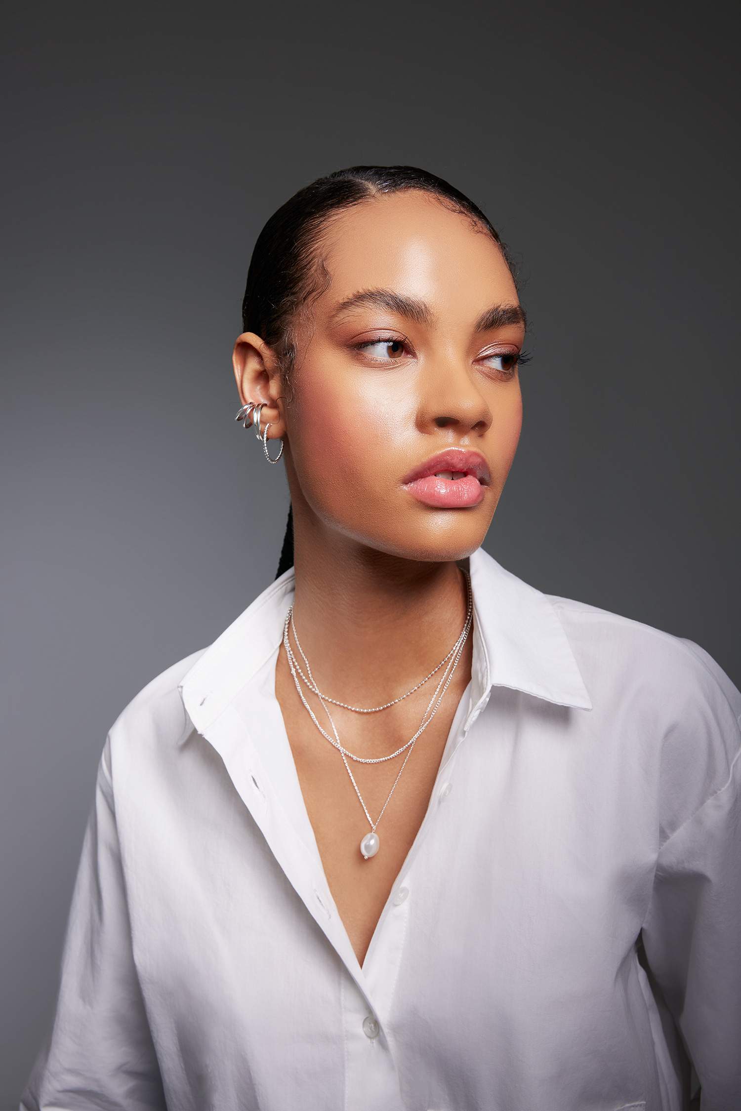 Әйелдерге 3 алқа