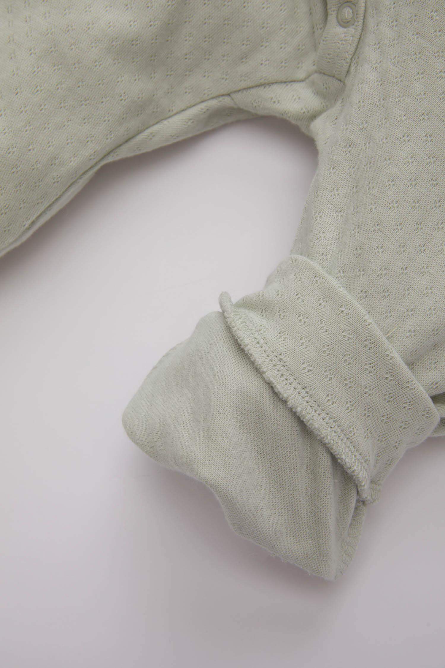 جمبسوت بناتي حديثي الولادة