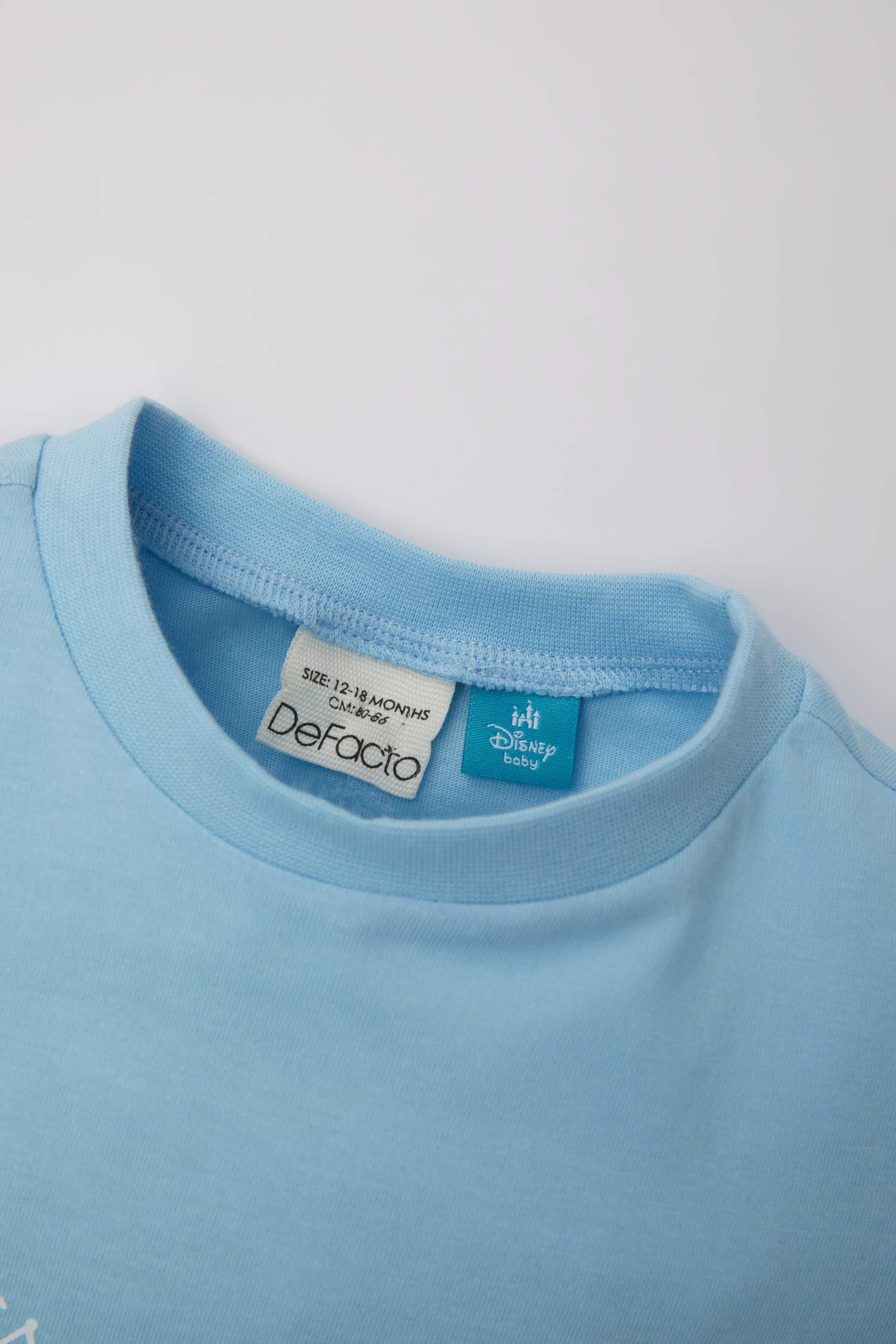 2 piece Mickey & Minnie Licensed Set