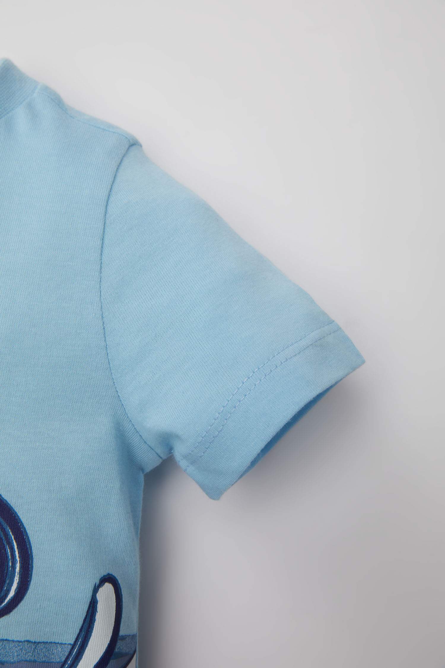 2 piece Mickey & Minnie Licensed Set