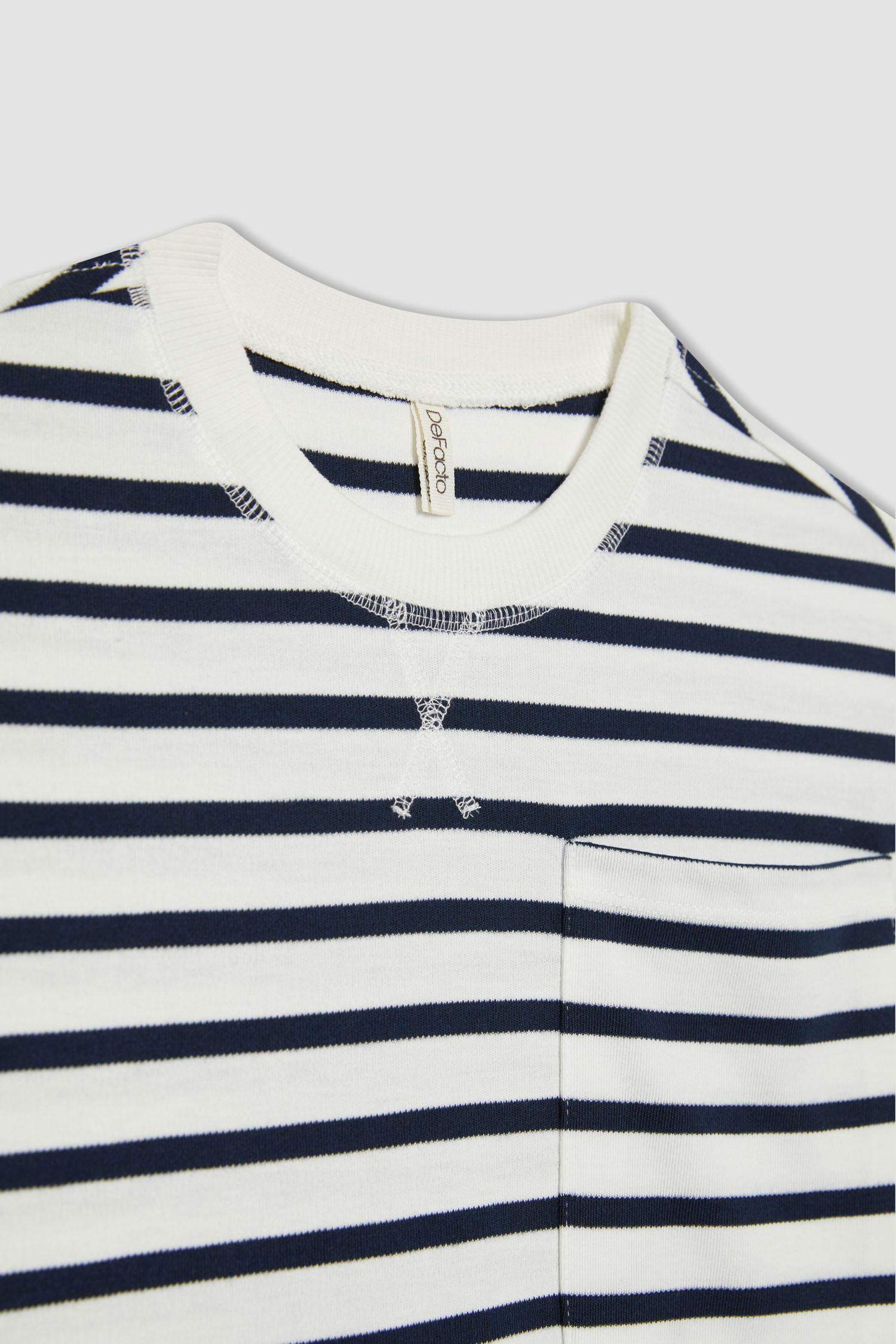 سويت شيرت مخطط بناتي قصة عادية بجيب