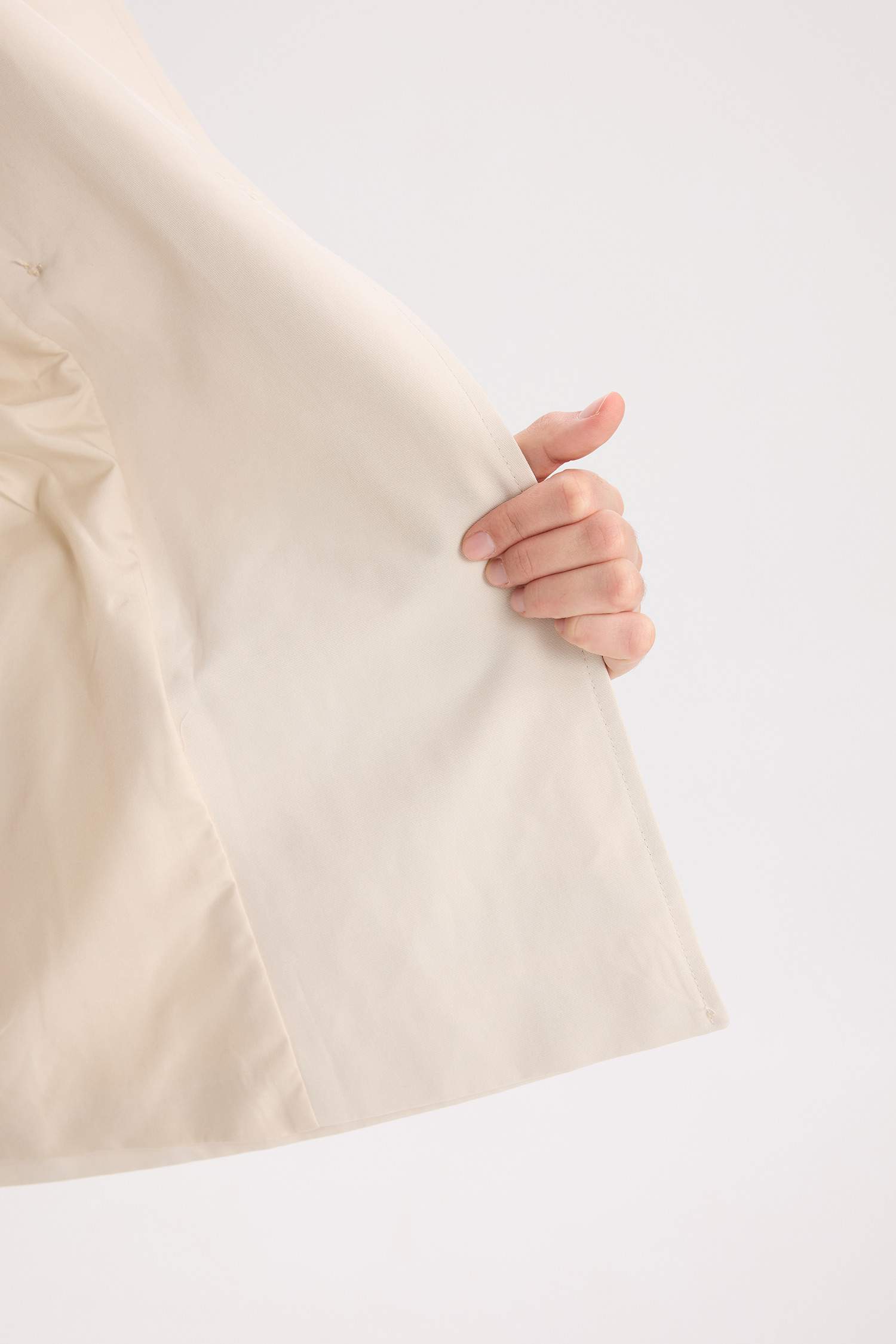 Su Geçirmez Kısa Mevsimlik Trençkot Kruvaze Yaka Düğmeli Cepli Apoletli Kemerli