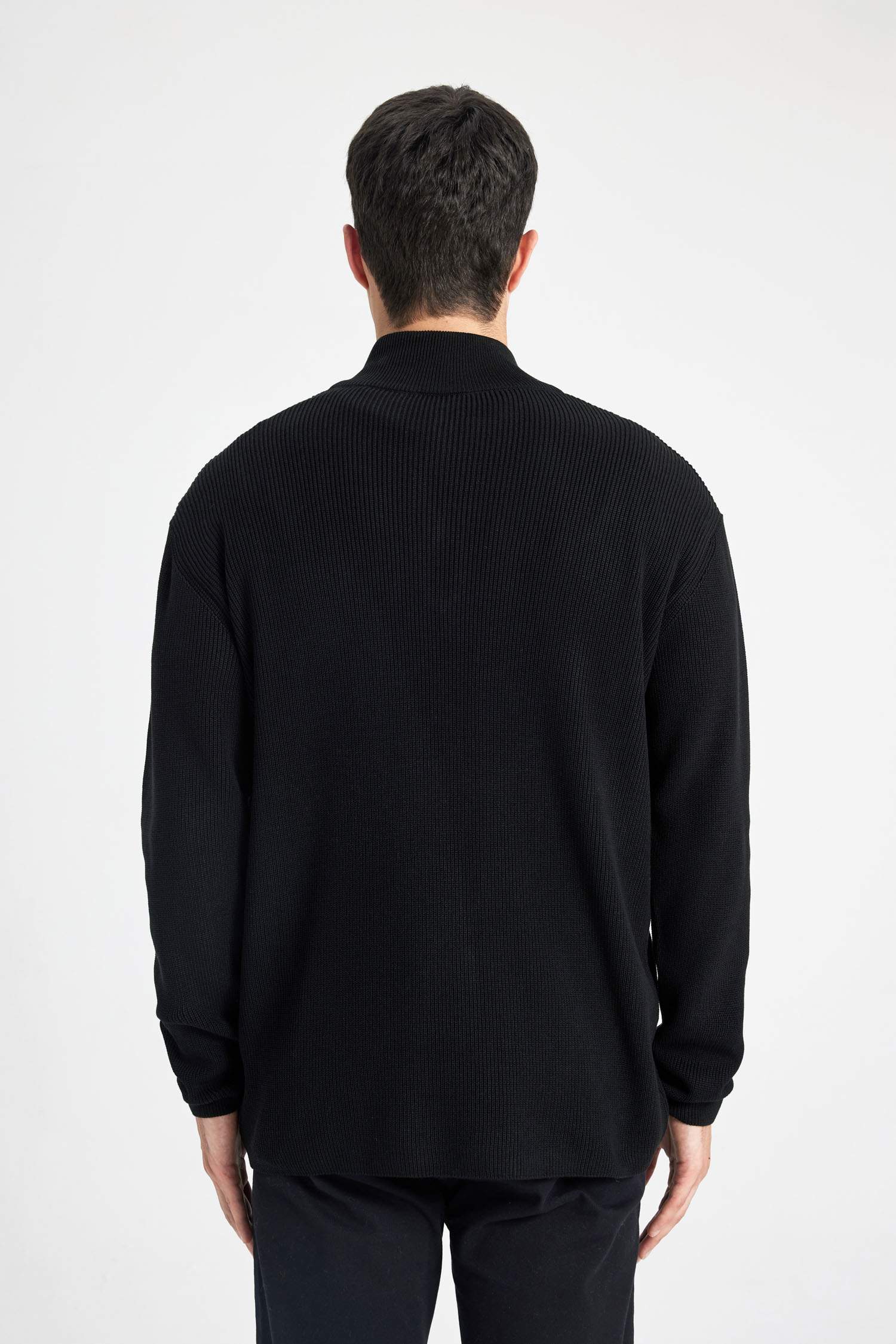 Standart Fit Normal Kesim Bato Yaka Fermuarlı Basic Düz Triko Kazak