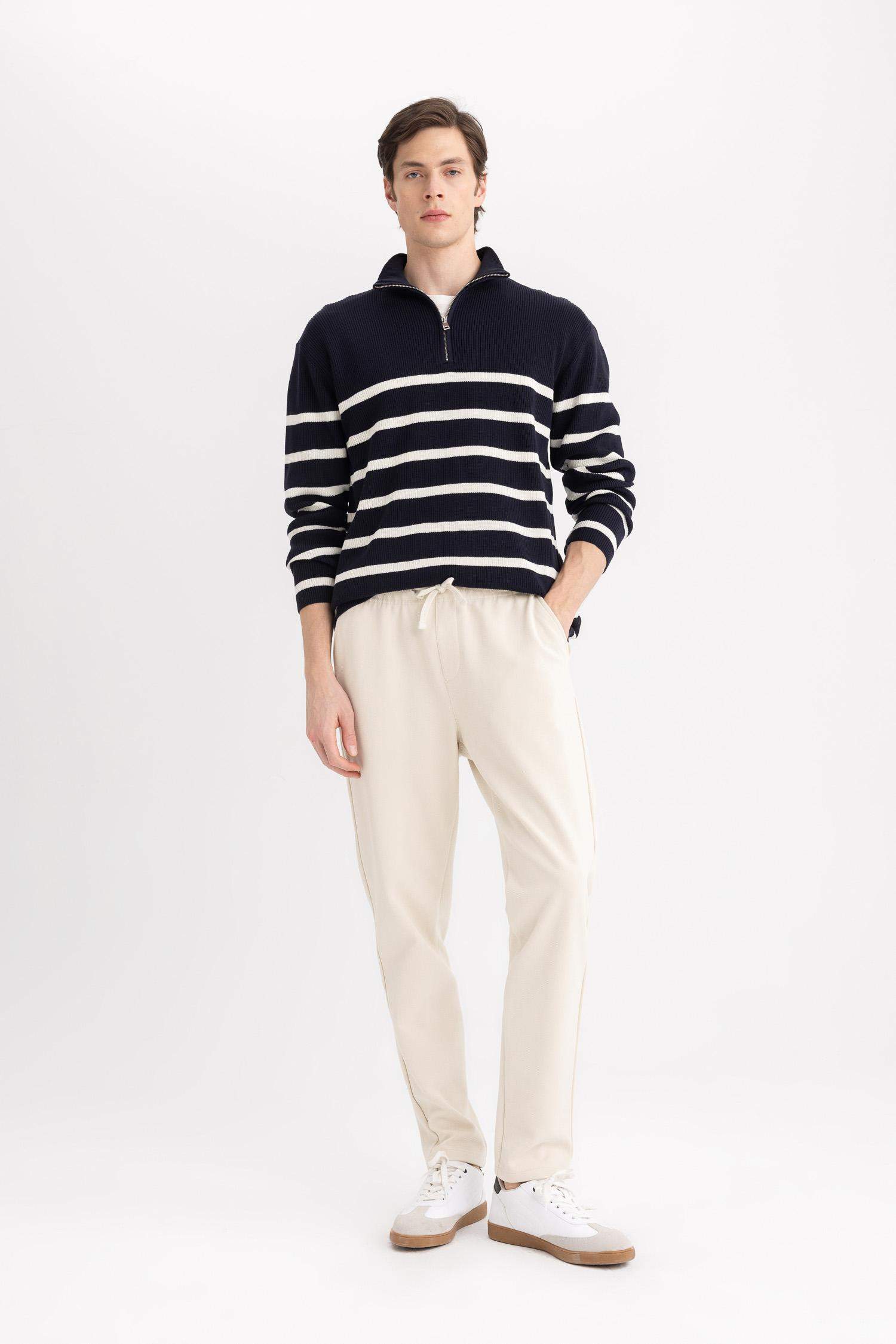 Standart Fit Normal Kesim Dik Yaka Fermuarlı Çizgili Triko Kazak