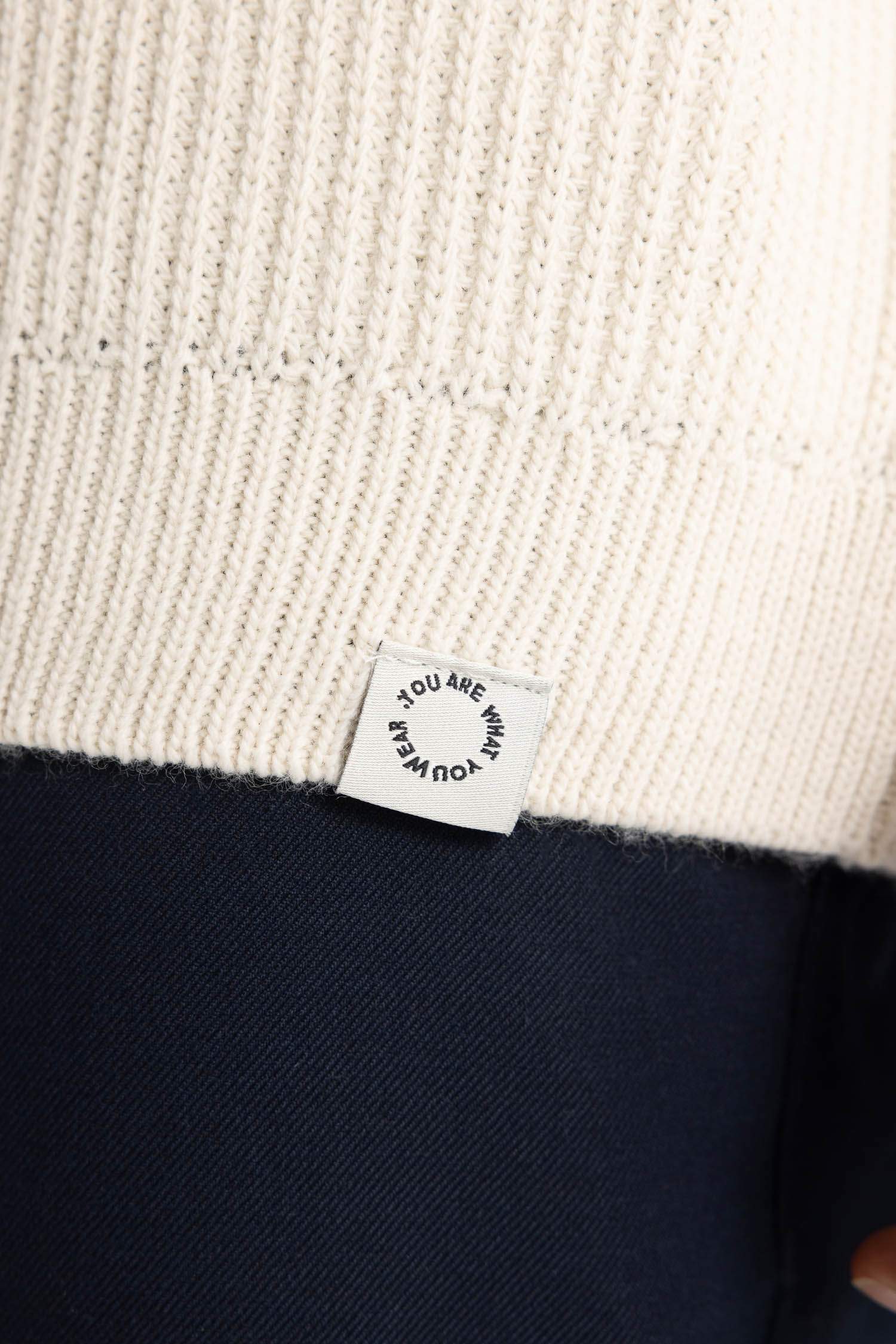 Pull en maille à coupe standard et Col rond