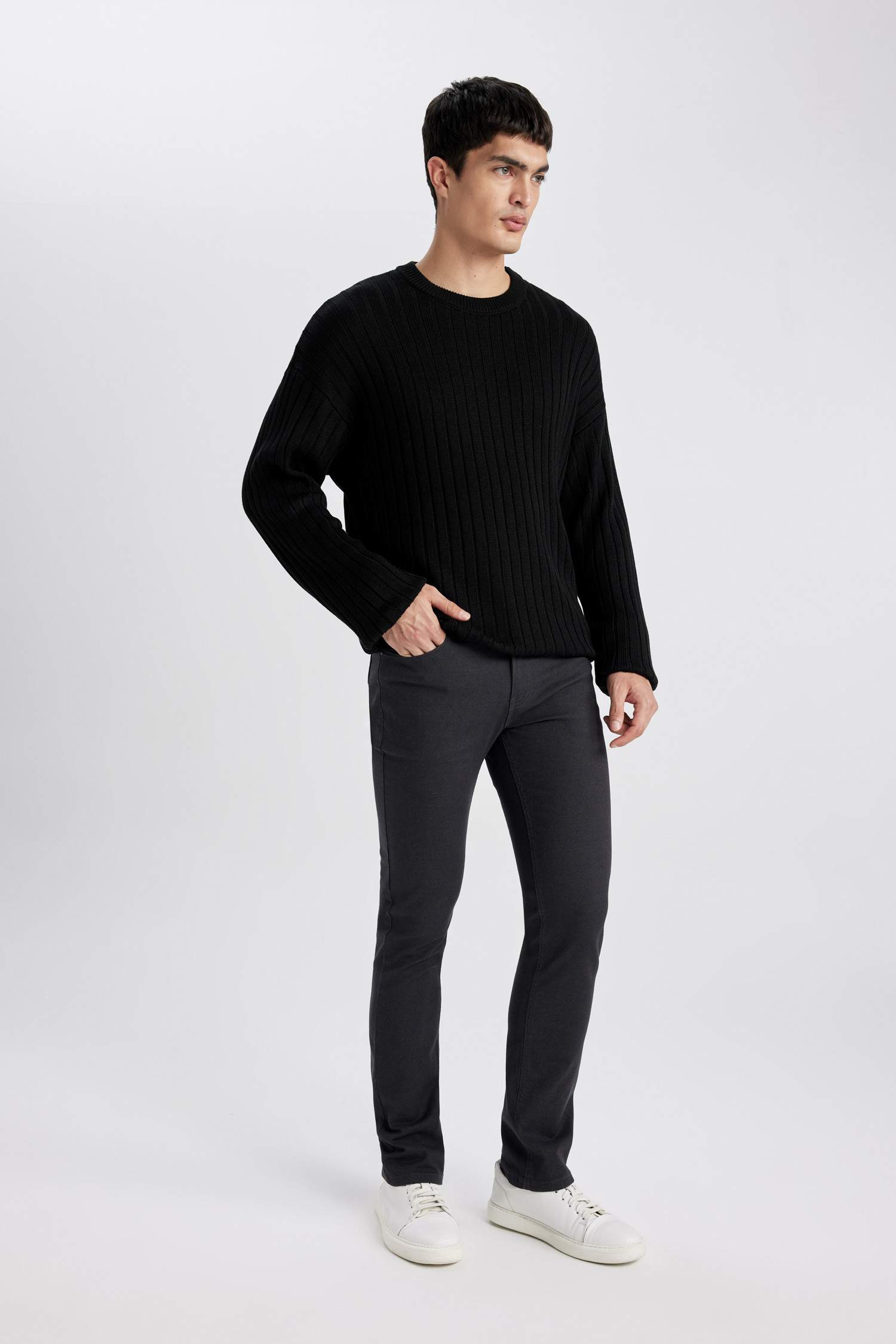 بلوز صوف قصة مريحة بياخة مستديرة